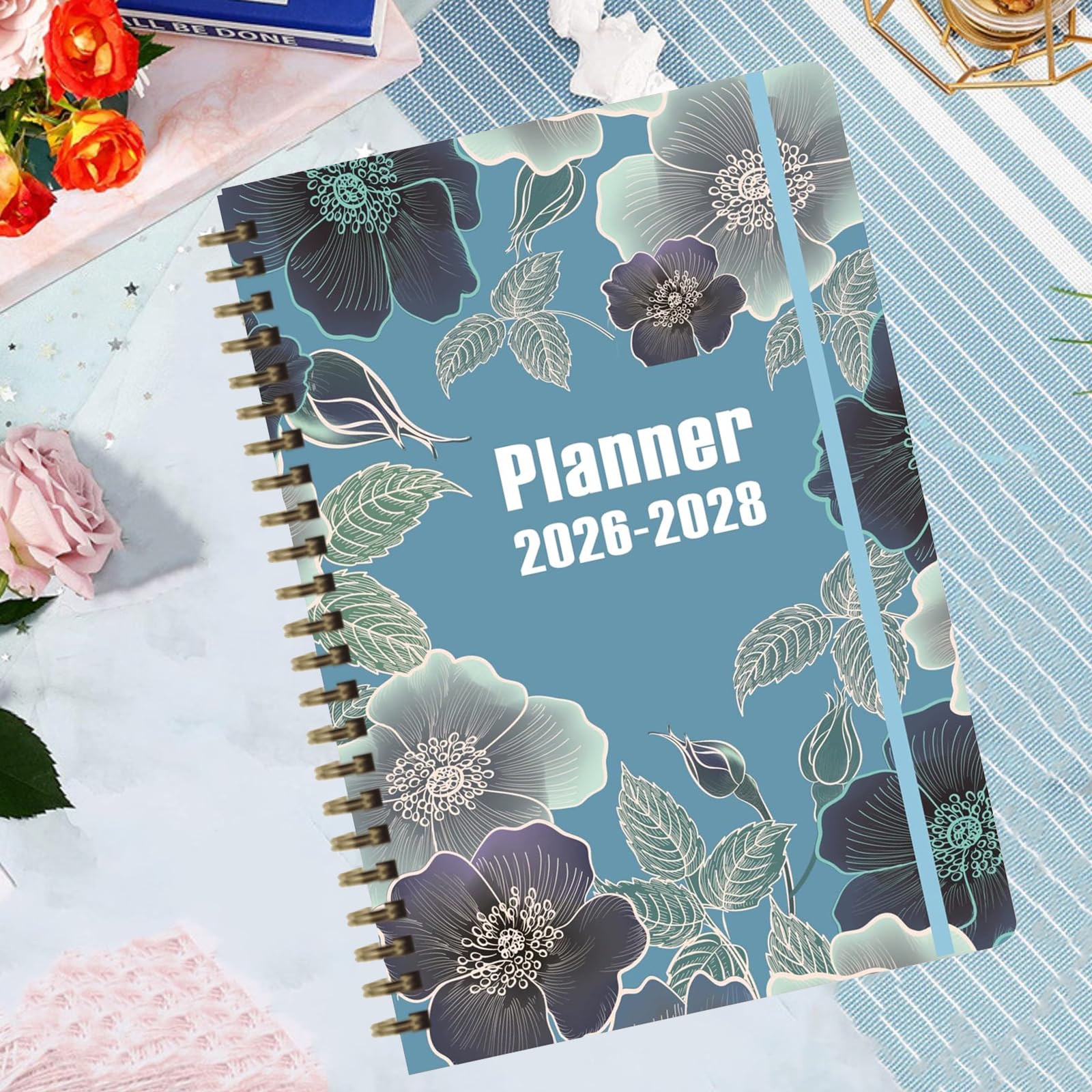Planer 2026 - Format A5 - Tygodniowy - Planer szkolny 2026 styczeń do grudzień 2028 - Z miesięcznym podglądem, stronami kontaktowymi, twarda okładka