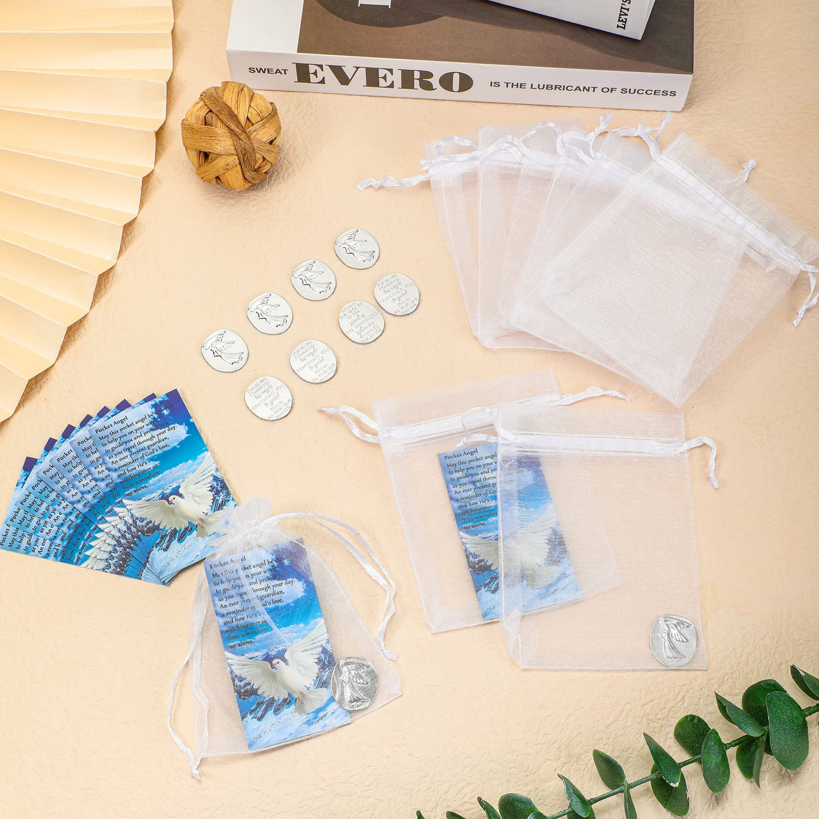 Amazon.co.jp: メモリアルエンジェルサインコイン 10セット 葬儀ポケット トークン 平和 鳩 詩 幸運 祈りのカード 天使のコイン  葬儀の記念品 ゲストのお祝いに (優しいスタイル、30個) : ホーム＆キッチン