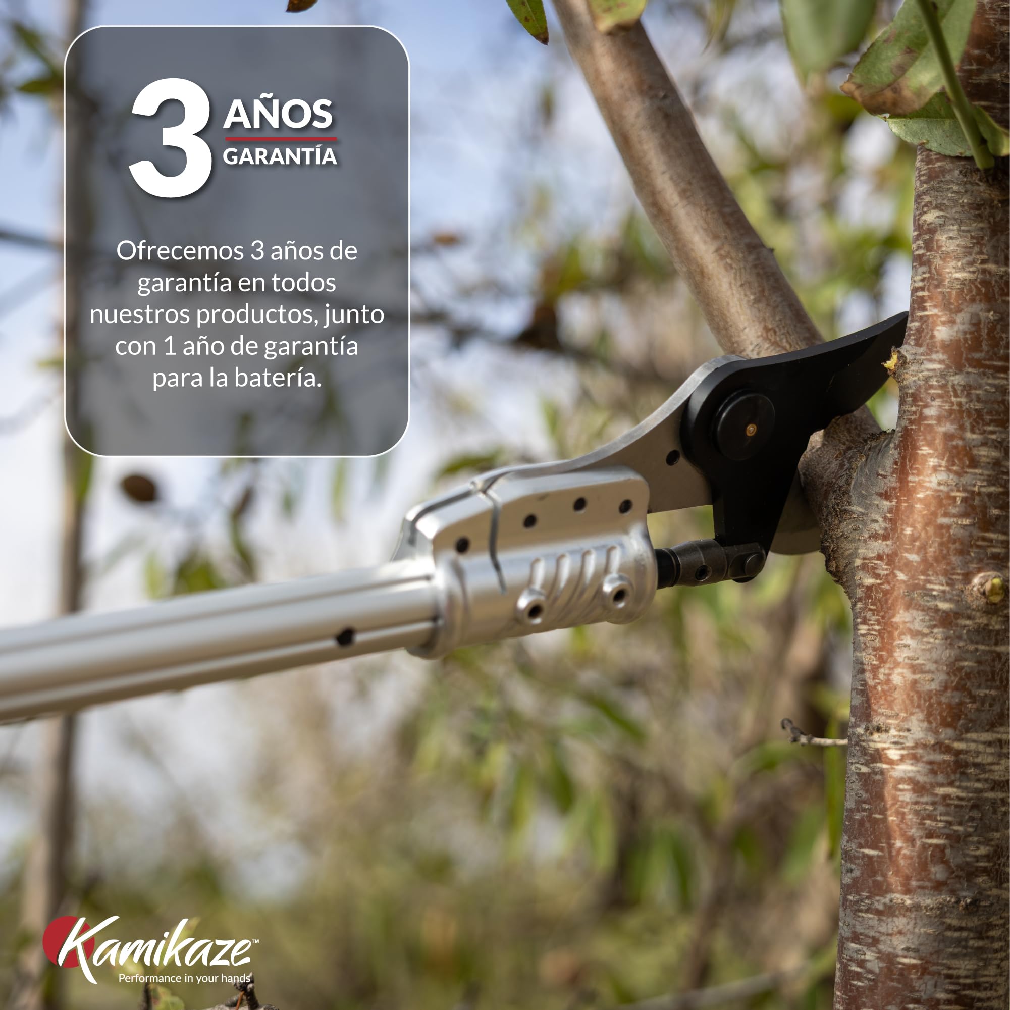KAMIKAZE KV155. Tijera Eléctrica en altura sin cables. Corte Ø 40 mm. Longitud pértiga 155 cm. Hasta 8 horas autonomía. Incluye dos baterías de litio recargables. Poda Eléctrica