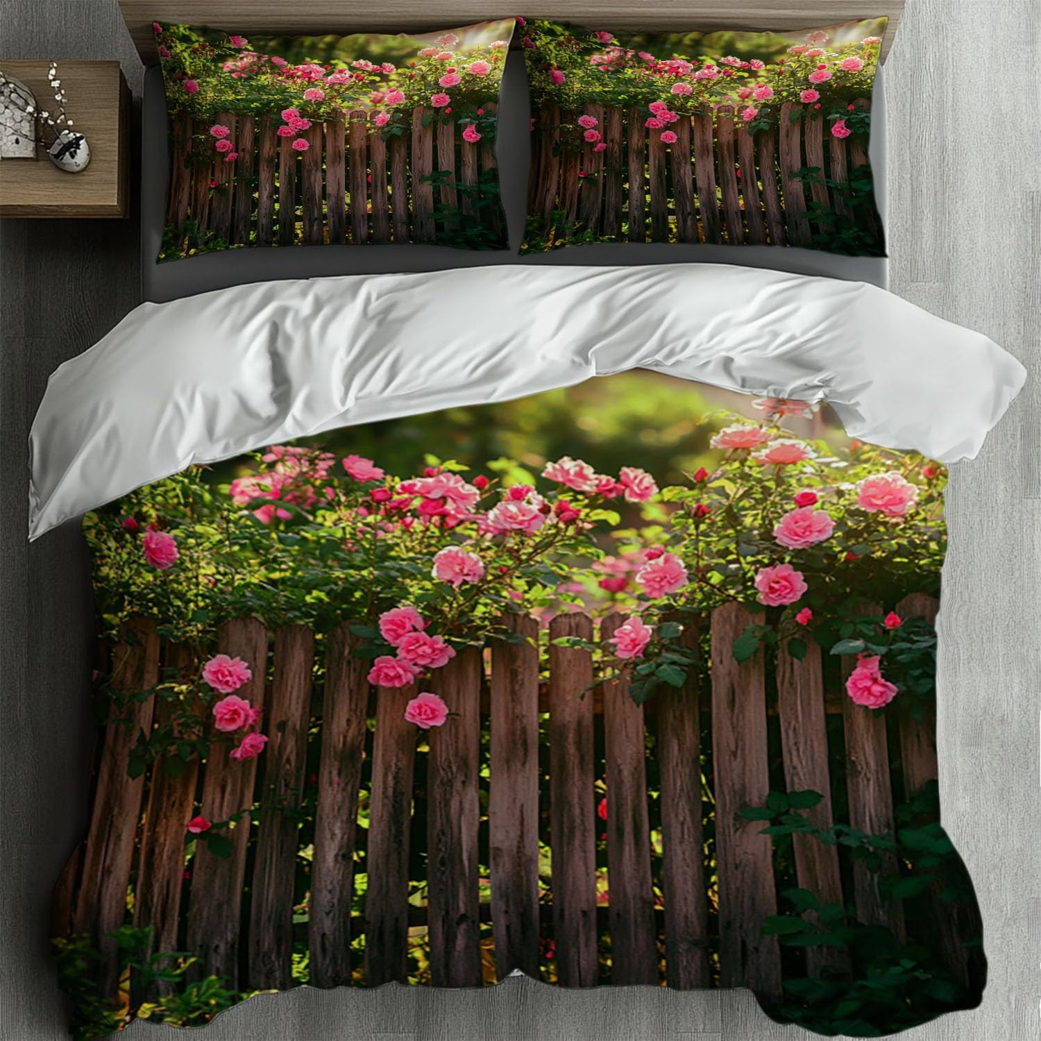 Ensemble de literie en microfibre 220x240 cm aux finitions soignées motif floral