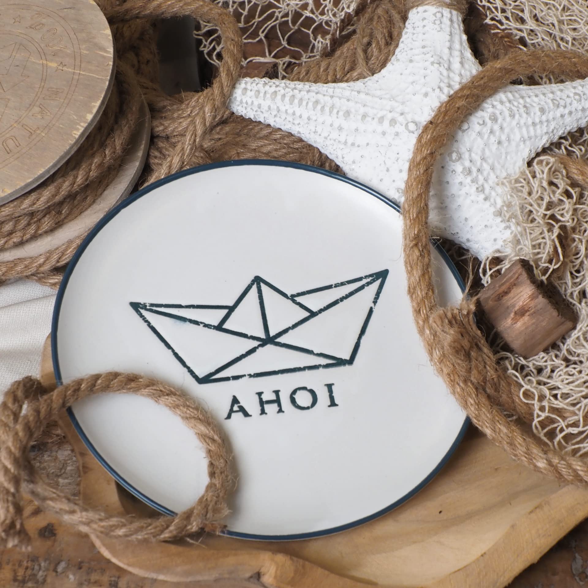 Seaside No.64 - Stoviglie marine in gres porcellanato – motivi ancora, volante e barca di carta – ceramica in gres bianco e blu – Set di stoviglie accessori da cucina – Articolo