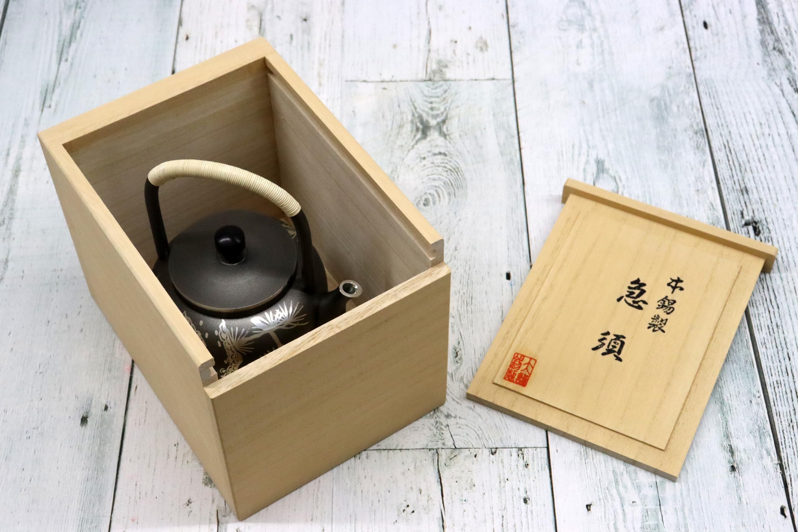 Amazon｜大阪錫器 急須 イブシ 上手 錫製 日本製 桐箱入り 270ml 伝統
