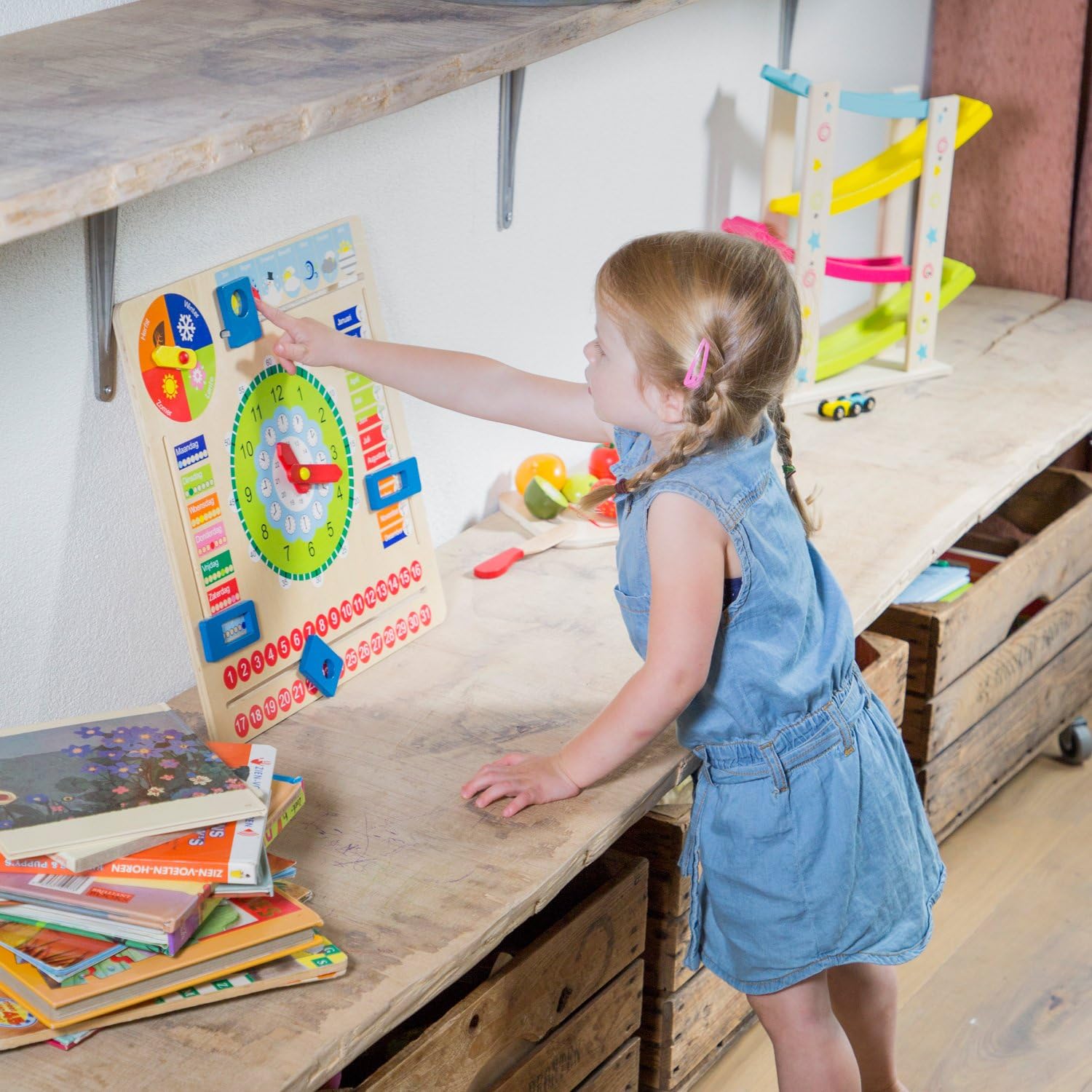 New Classic Toys - Calendar Clock - only available in the Dutch language