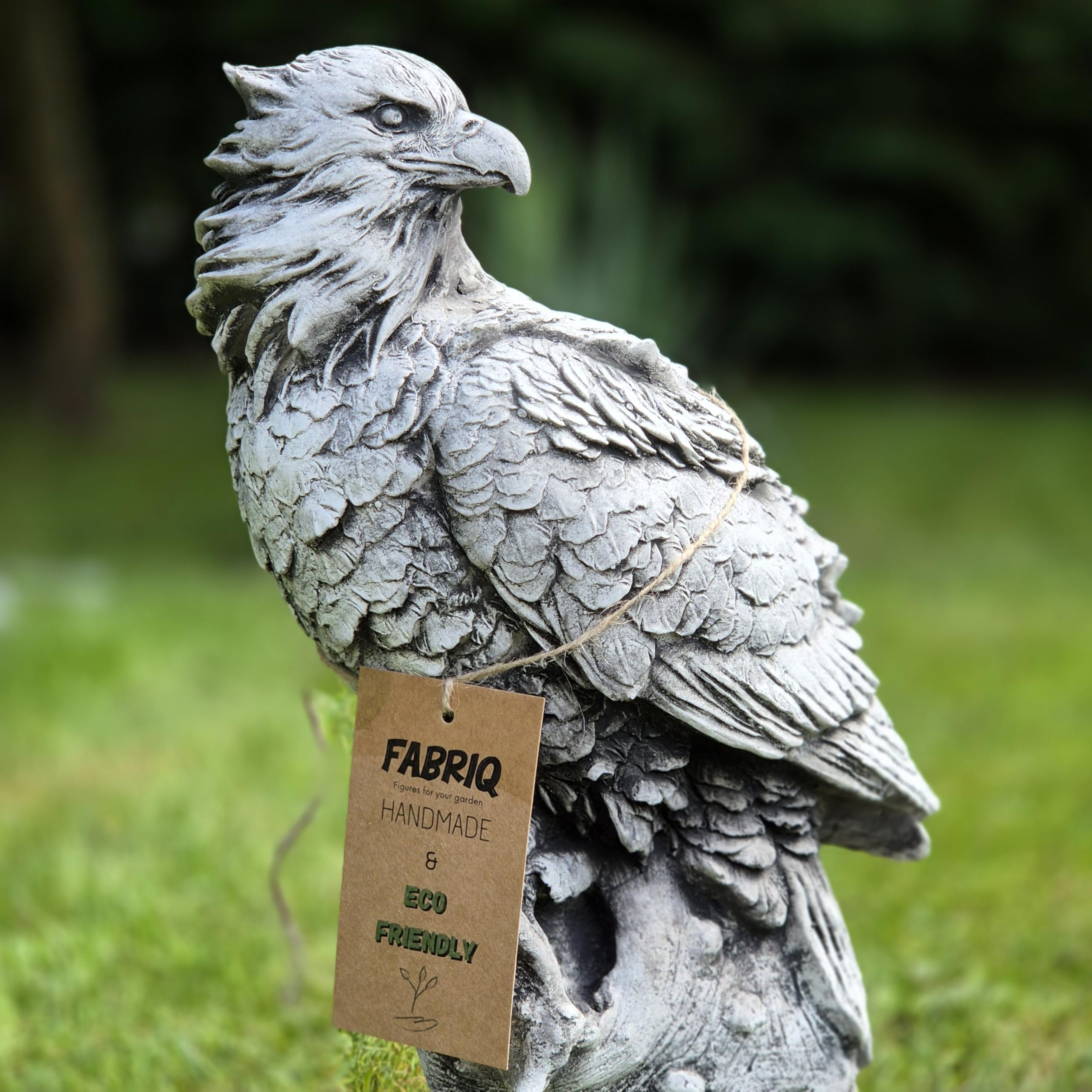 Abriq Aquila sulle rocce, decorazione da giardino realistica in pietra grezza resistente alle intemperie, antigelo per esterni, statua di aquila sulla roccia, aquila reale, altezza: 34 cm, 6 kg