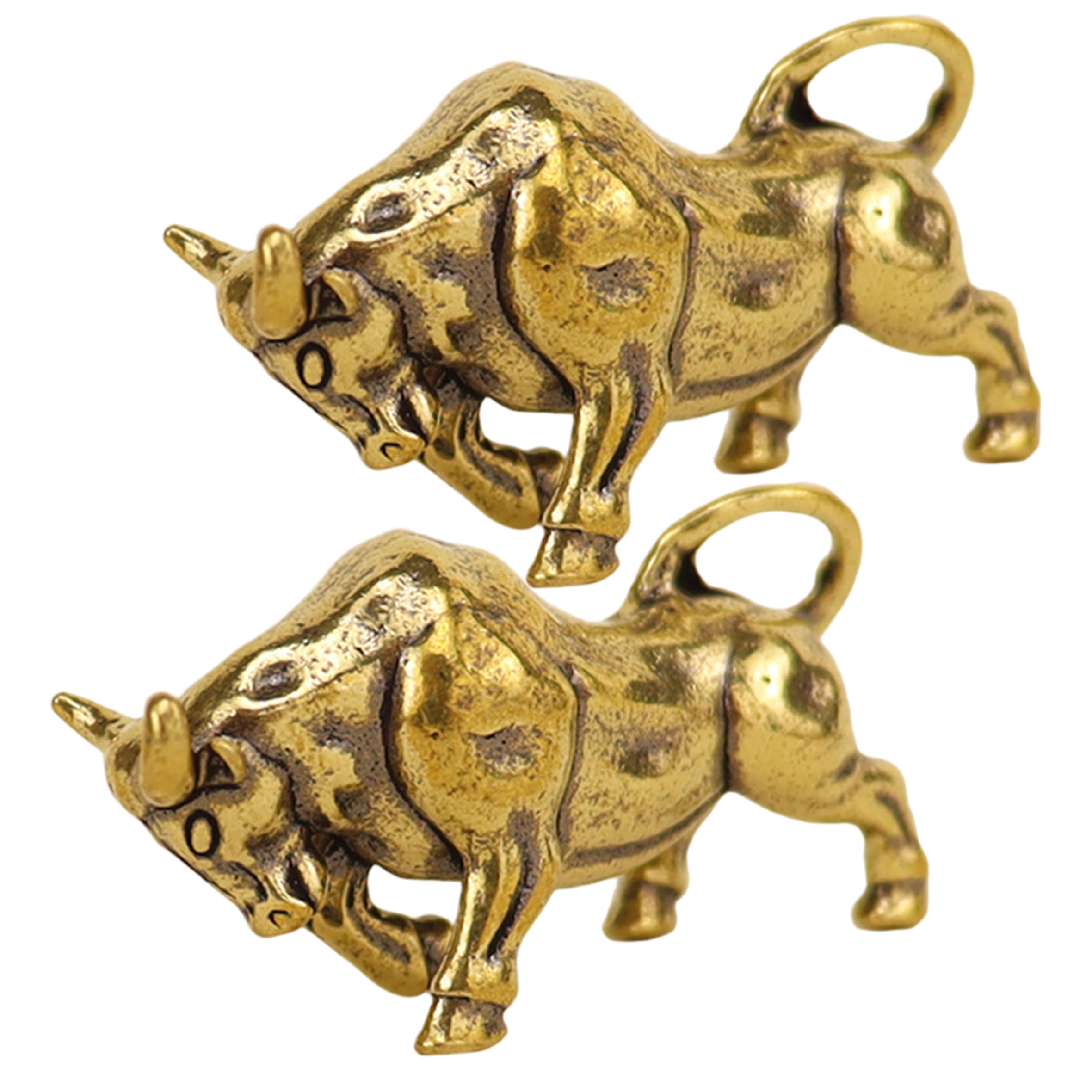 Neptuiby 2Pcs Bull Statue 1.65x0.91 Inch Realistic Bull Keychain Decorative Cow Figurine for Feng Shui Decor & Desk Ornament