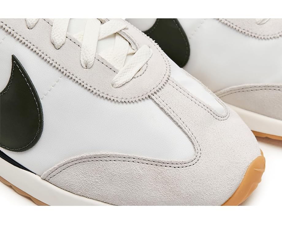 Nike Pacific - Right View