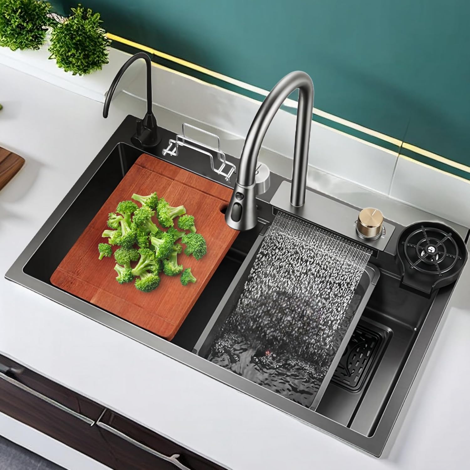YABORAS Kitchen Sink, Waterfall Kitchen Sink, 31.5 Inch Black Stainless