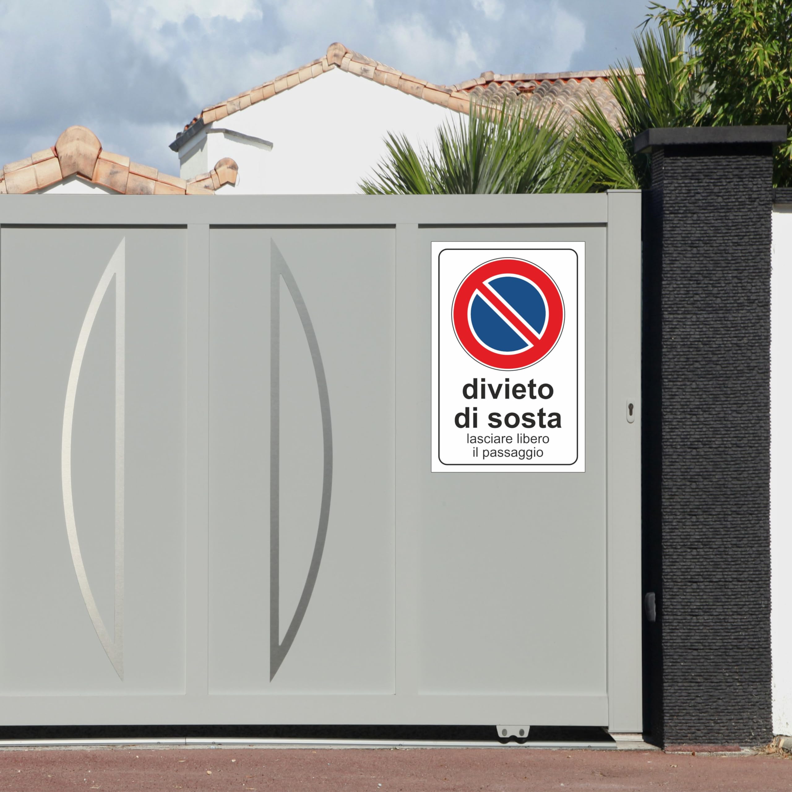 Pubblimania 2 Adesivi Divieto di Sosta, Lasciare Libero Il Passaggio, cm 20x30 pellicola adesiva morbida, impermeabili (2 Divieto di Sosta Cm 20x30)