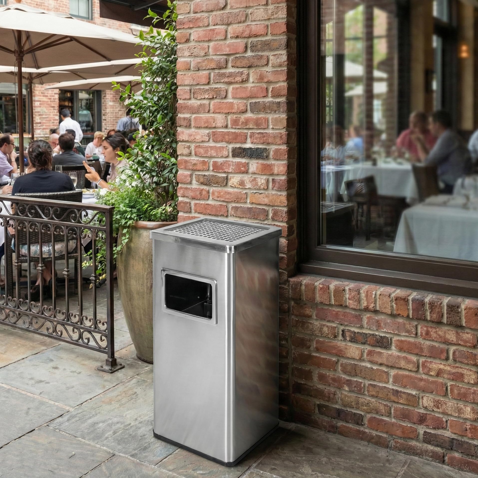 2-in-1 Standaschenbecher und Mülleimer für draußen, mit 20 Liter fassendem Abfallbehälter, Abmessungen H61 x L30 x B24 CM, Silber.
