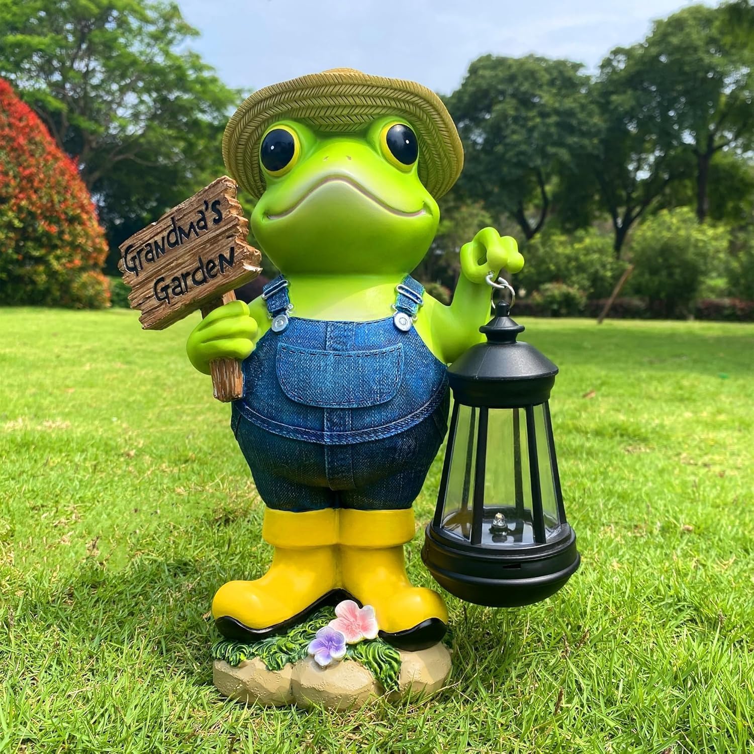 Frog Garden Statue with Solar Light, Gardener Frog Decoration with Solar Lantern Light for Home, Outdoor, Garden, Patio and Yard Decor, Best Gifts for Mom/Grandma, Grandma's Garden