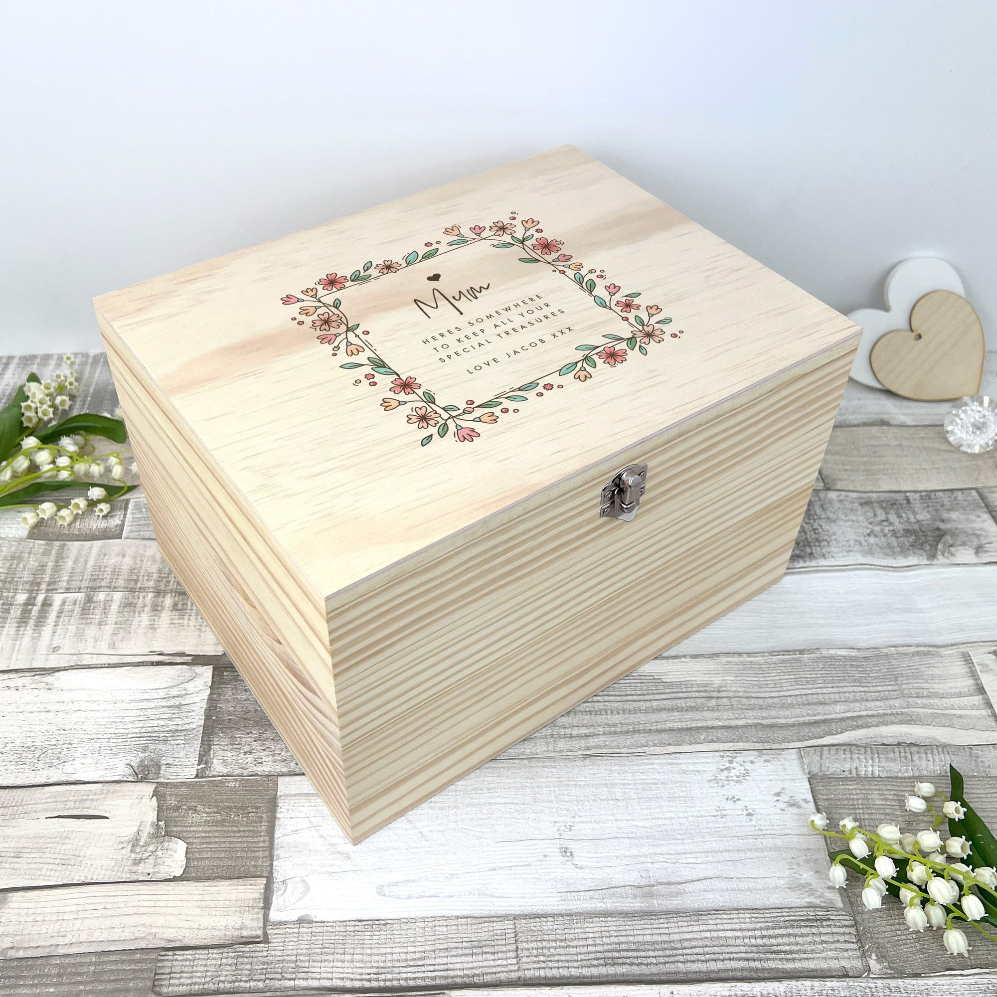Caja de recuerdos personalizable con borde de flores de pino – Mensaje personalizado | Aniversario, boda, San Valentín, Día de la Madre, para ella | 26 x 18,9 x 15,5 cm