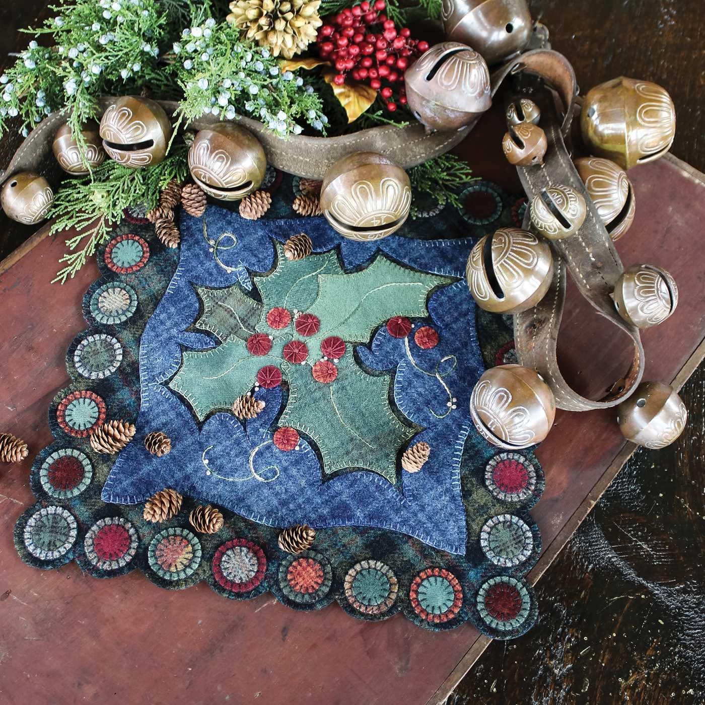 Wool Appliqué Heirlooms: 15 Antique-Inspired Projects & Techniques