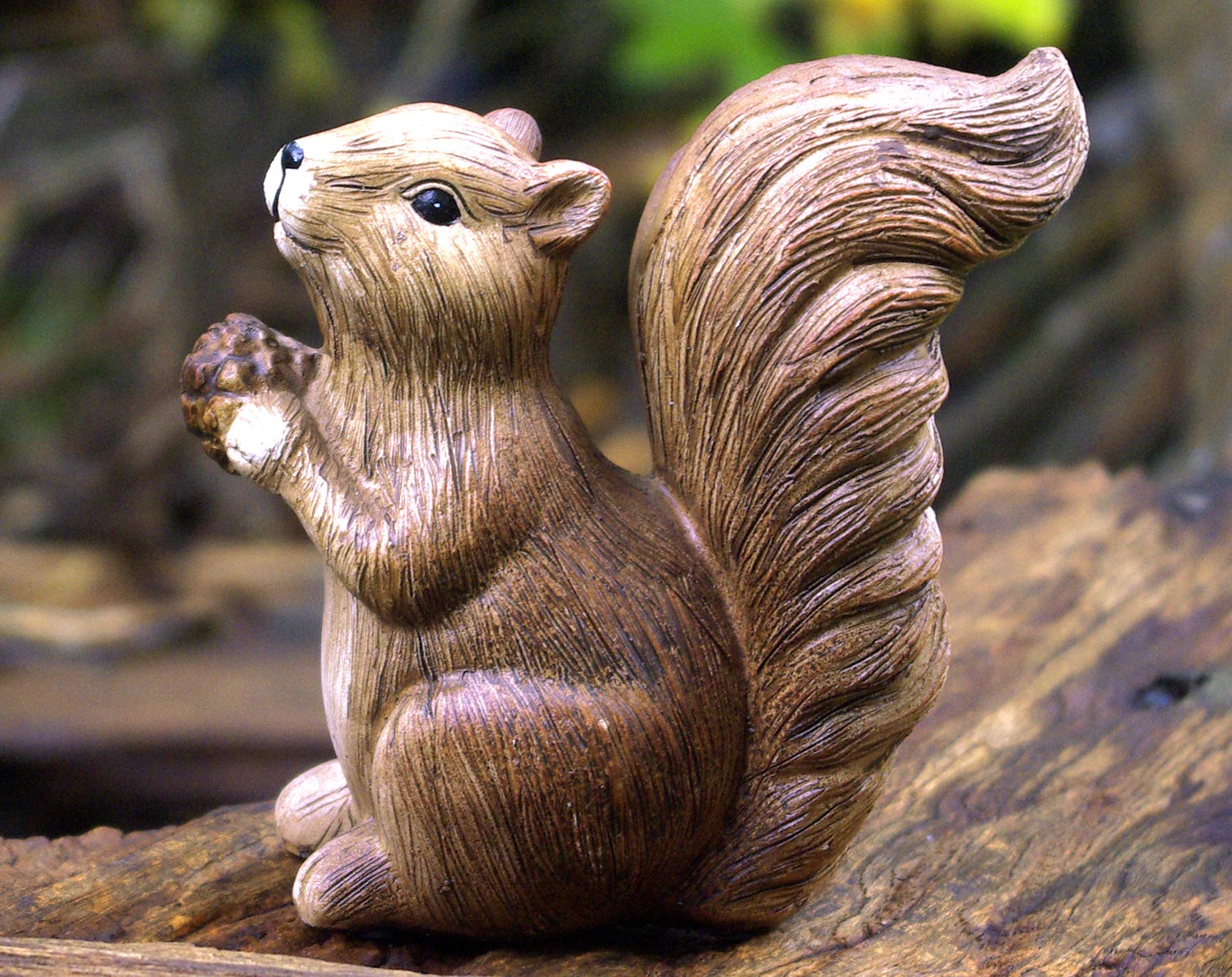 GeKi Trend Eichhörnchen Paar Deko-Figur Garten Balkon Pflanzendeko 2er Set in Holz-Optik 12 cm groß