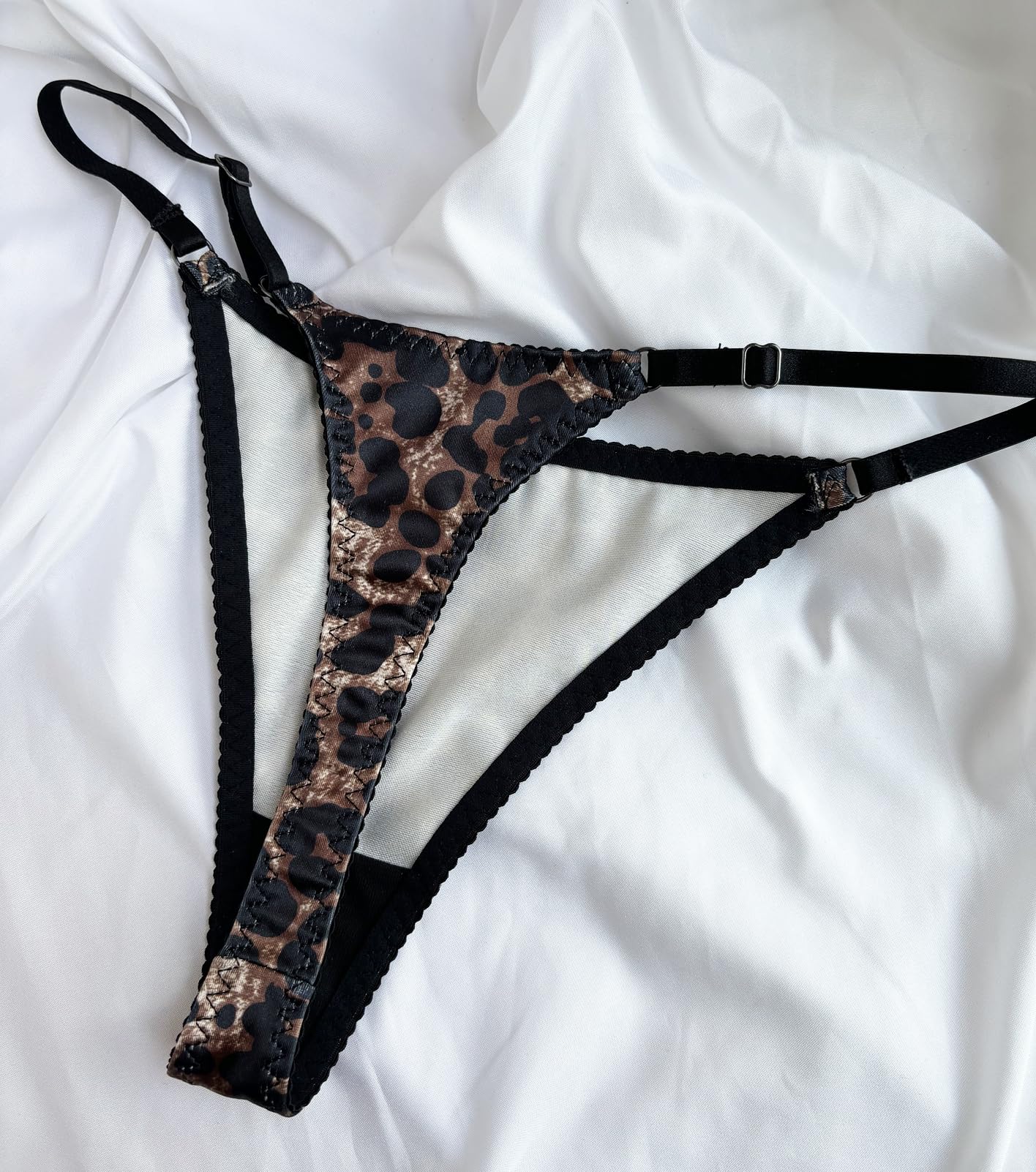 Stella Soutien Gorge Triangle Satin et String - Ensemble de sous-vêtement Léopard Confortables pour Femmes