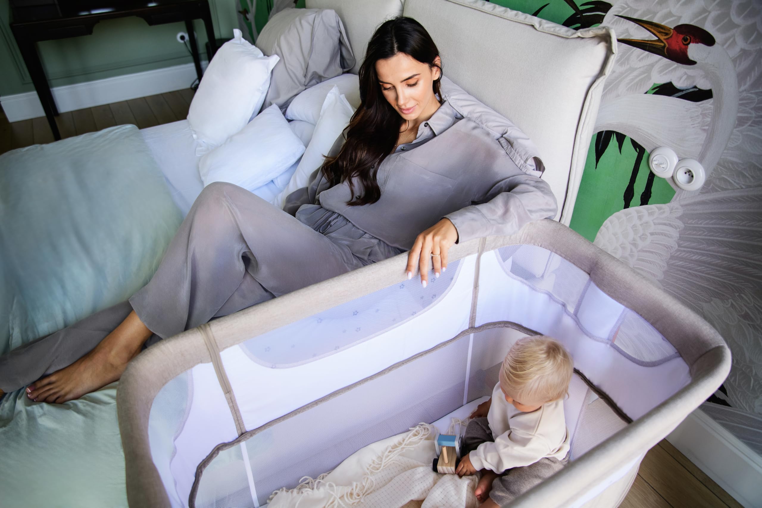 Momi Lettino multifunzione SMART BED 4-in-1, lettino co-sleeping e box, per bambini fino a 15 kg di peso, con altezza regolabile a 5 livelli, con materassino, cinghie di fissaggio e rotelle
