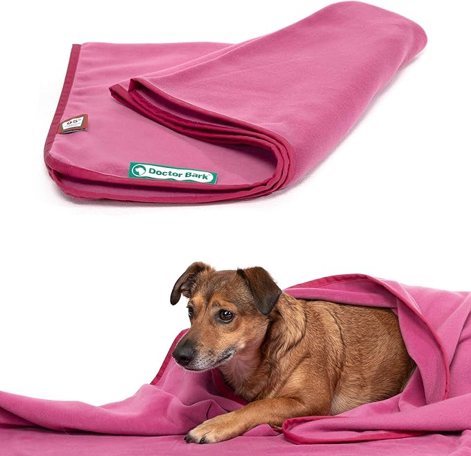 Doctor Bark | kuschelige Hundedecke waschbar bis 95°C, hygienische, weiche Fleecedecke für Sofa und Hundebett, Flauschige Haustierdecke - Made in Germany (M - 100x70 cm/Hot Pink)