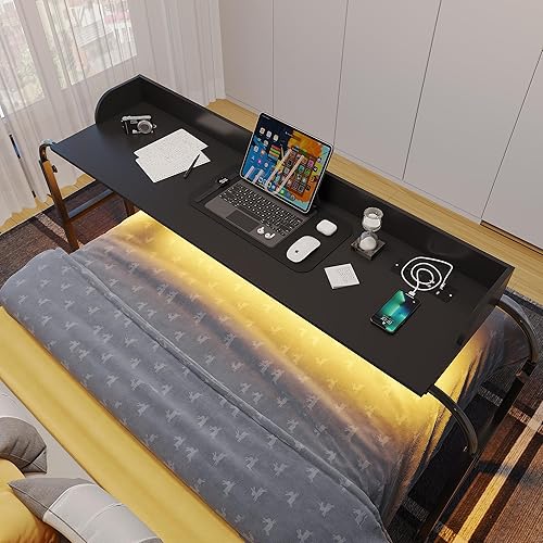 HWB Escritorio sobre la cama con luces LED con sensor automático, mesa de cama con ruedas, altura ajustable con estación de carga, mesa al lado,