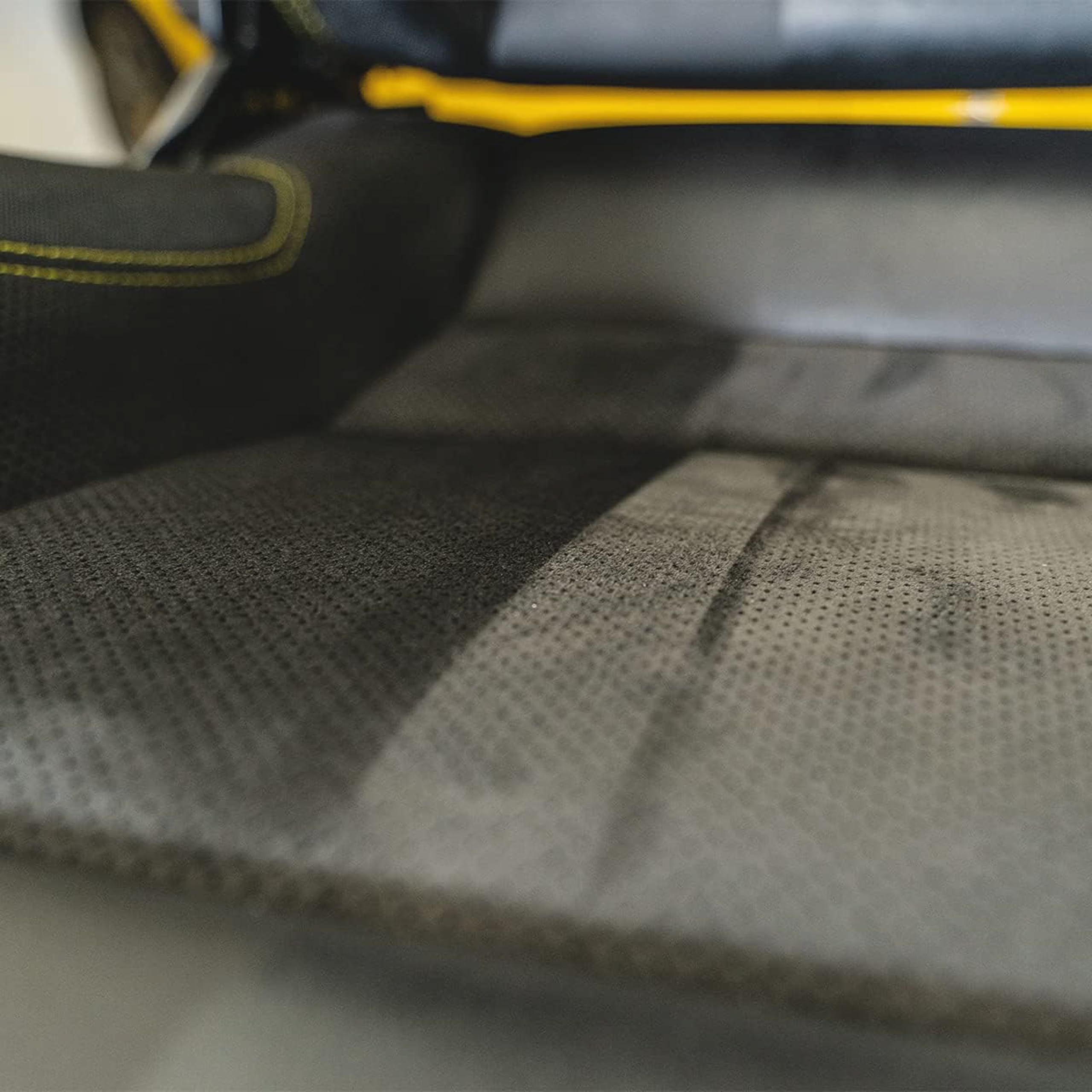 Mafra, Maniac Car Detailing Line, Formato 1L, Interior Cleaner Purifier, Pulitore Abitacolo Auto con Azione Decontaminante e Igienizzante Anti-Odore, Elimina Sporchi Misti Difficili
