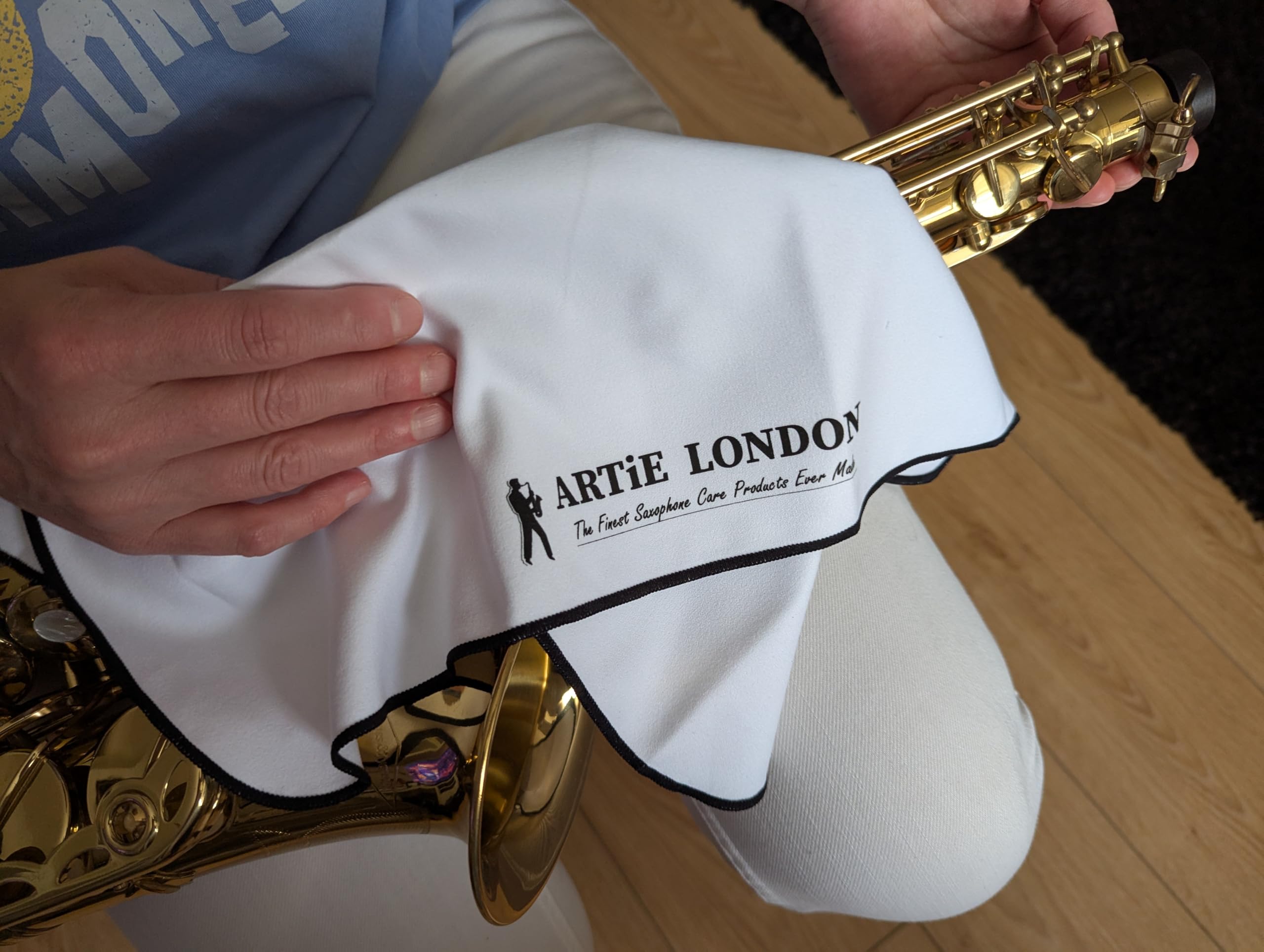 Saxophone Polishing Cloth, White - Image 3