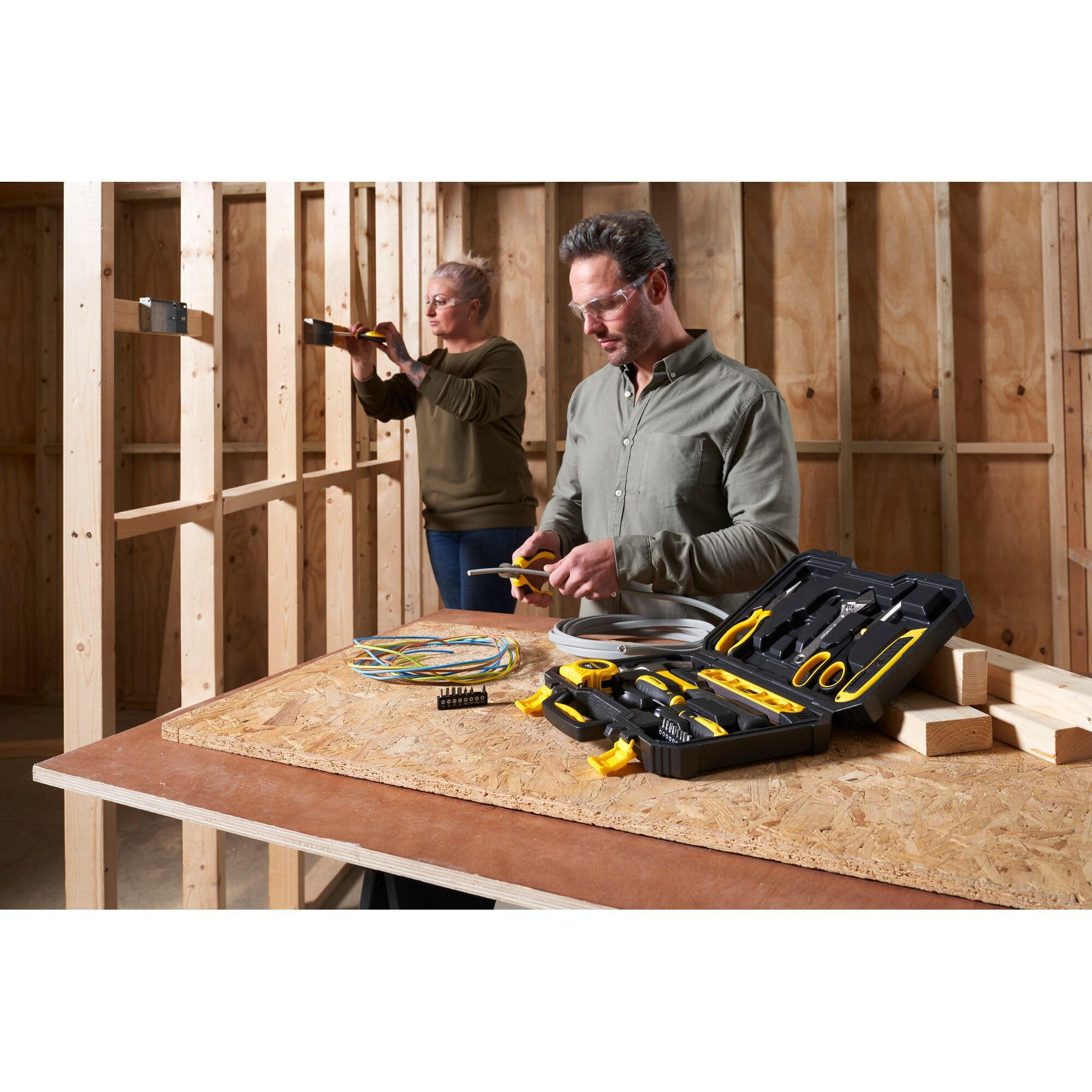 STANLEY ST. Kit de Herramientas P/CASA 28PZ STHT78050-1