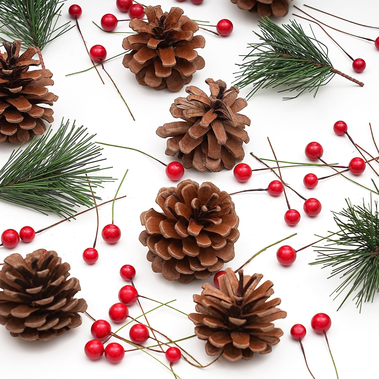 TRIXES Christmas Wreath Decorating Kit - Artifical Pine Cones, Pine Leaves, Red Berry - DIY Festive Wreath - Craft Ornament