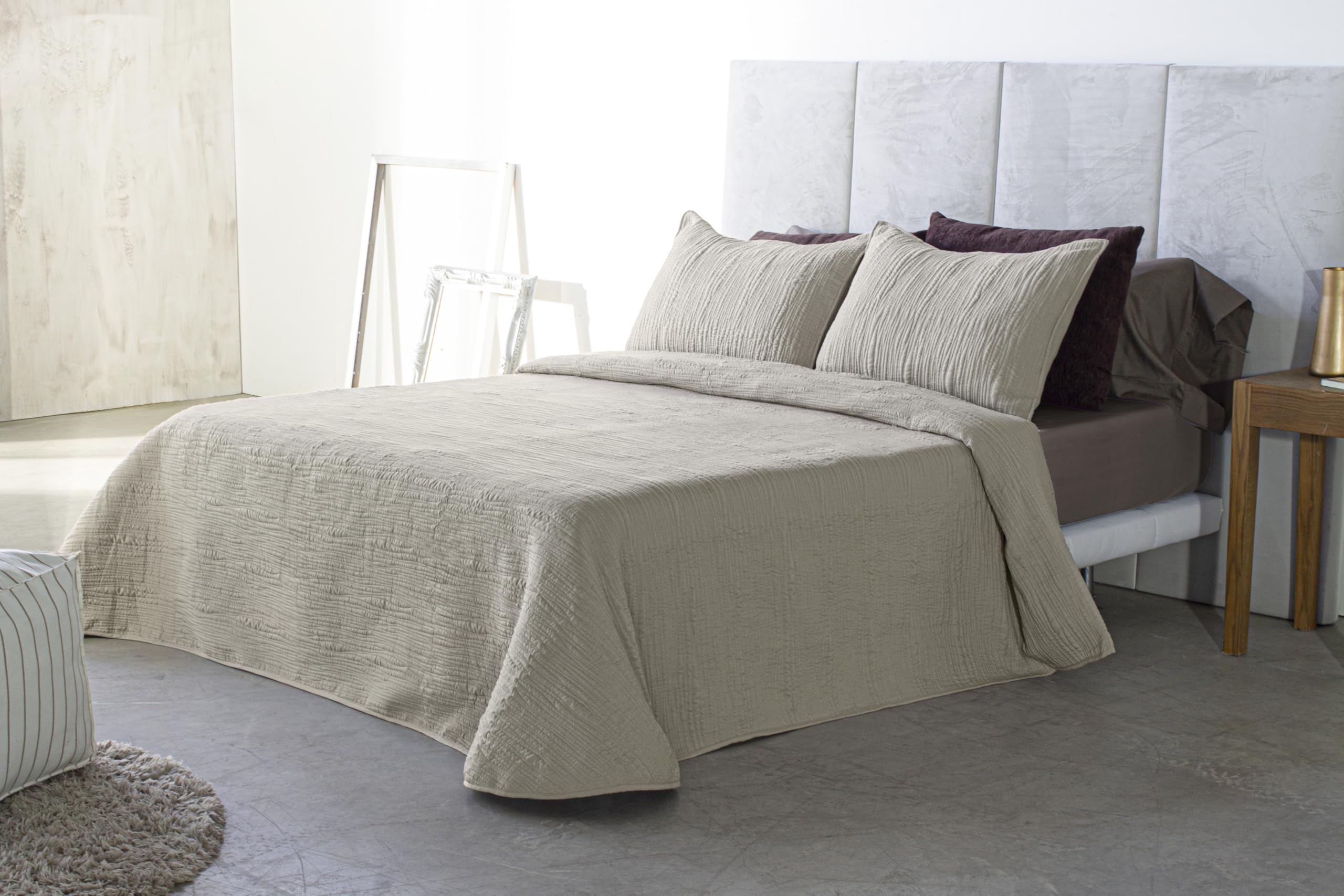 Colcha Boutí Bordada Entretiempo con Fundas de Cojín Baial Acolchado Fino 120 g m² Tacto Suave Microfibra Prewashed Cama 90 105 135 150 180 Reig Martí (Beige, Cama 90cm)