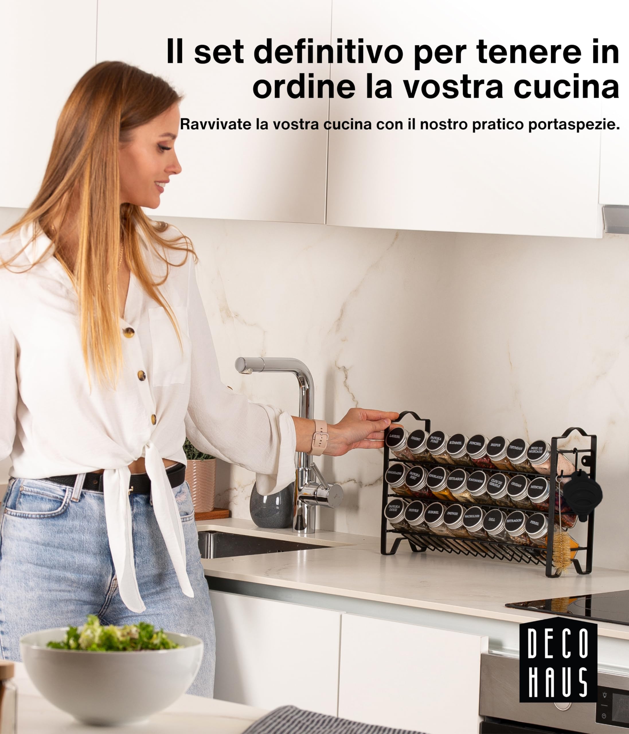 Deco haus® Porta Spezie per Cucina - Portaspezie con 24 Barattoli Spezie, Portaspezie Salvaspazio, Set Cucina 24 Vasetti di Spezie, 48 Etichette Spazzola Imbuto Ganci - Design Indipendente o da Parete