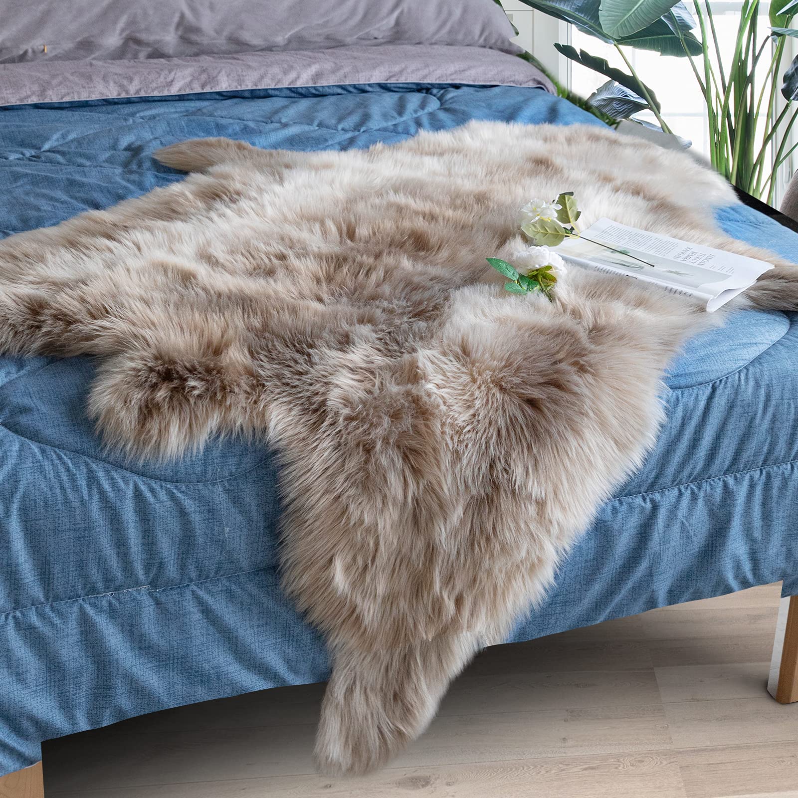 Carvapet Tapis en fausse fourrure douce - Tapis moelleux en fausse fourrure pour chambre à coucher - Tapis décoratif pour salon, 1,2 x 1,5 m - Marron