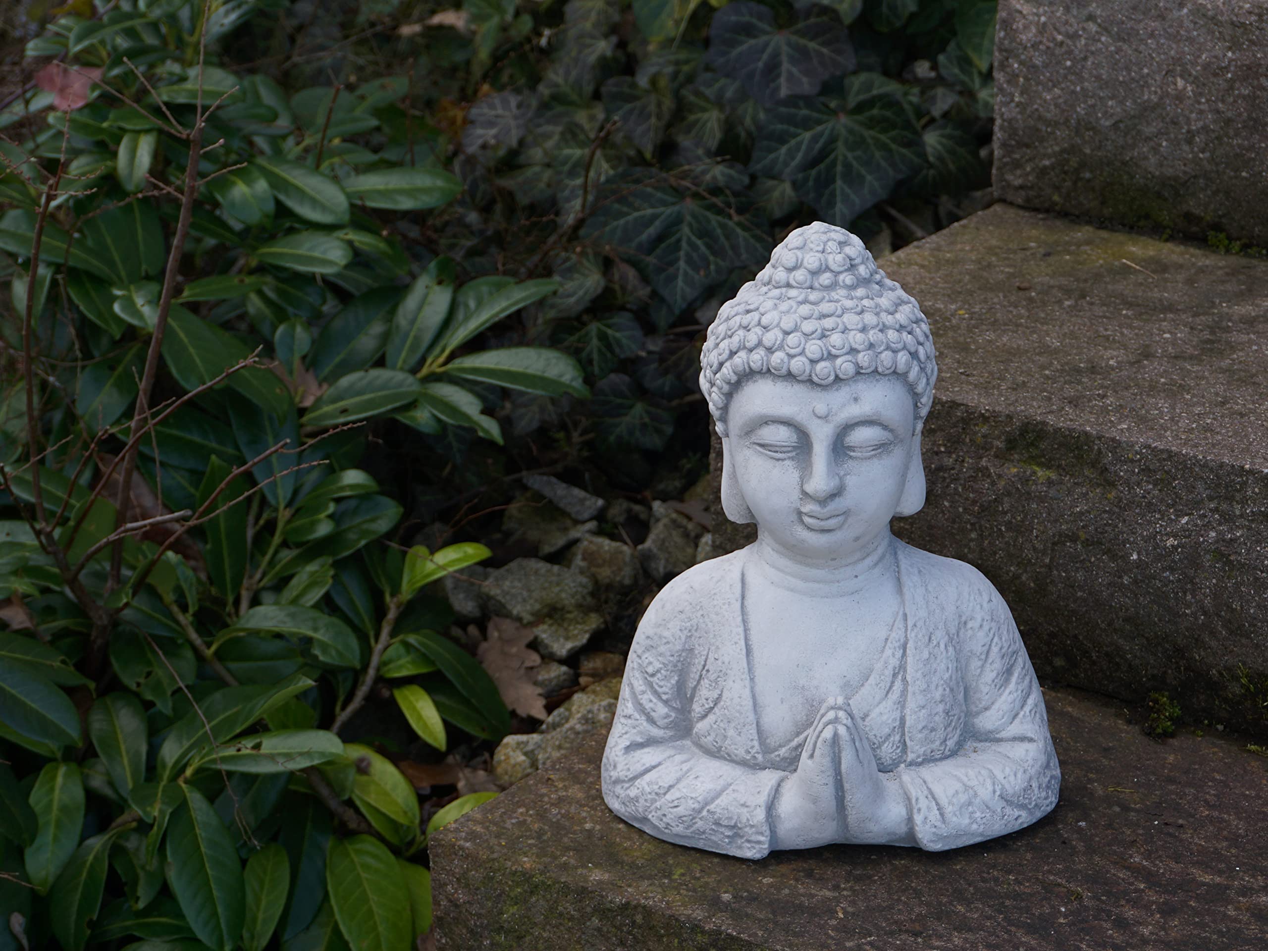 gartendekoparadies.de Statua in pietra massiccia Buddha busto statua in pietra grezza resistente al gelo