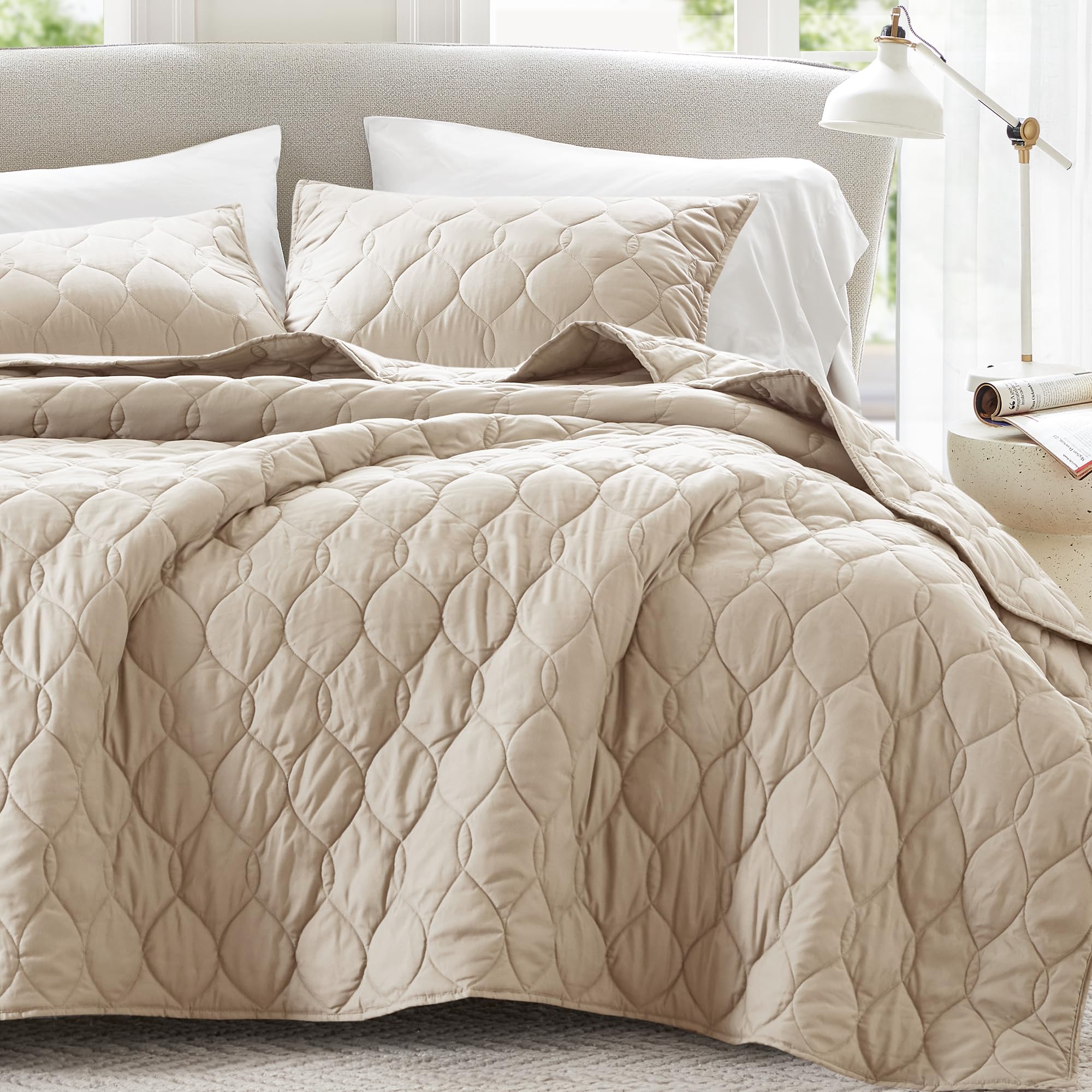 Comfort Spaces Comfort Spaces Kienna King Quilt Bedding Set 3 Piece, 104"x90" Beige Ogee | Soft Cozy Lightweight Summer Coverlet Cal King, Quilted Bedspreads Extra Layer, Modern Casual Bedroom Decor, OEKO-TEX, Beige, Quilt King/Cal King(104"x90"), Ogee