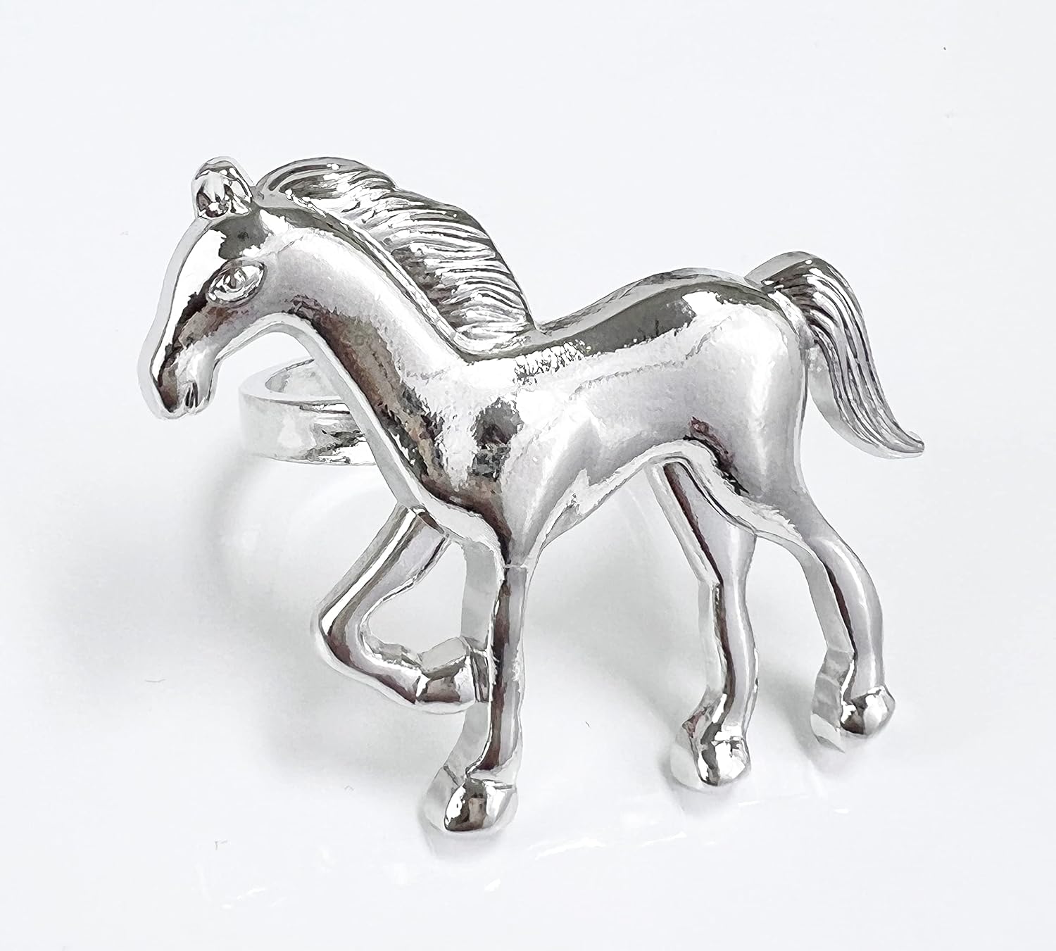 Fennco Styles Horse Metal Napkin Rings, Set of 4 - Silver Animal Napkin Holders for Home, Dining Table Décor, Banquets, Holidays, Family Gatherings and Special Occasions