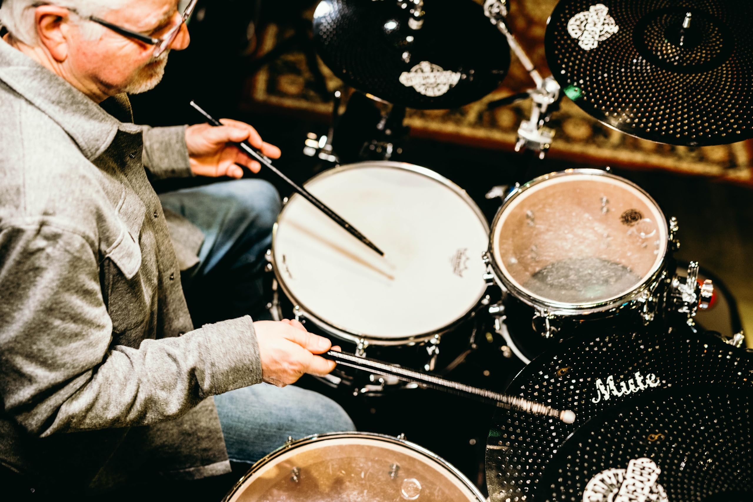 Rhythm Bytes Becken mit geringer Lautstärke, 5-teiliges leises Becken-Set für Trommeln: 35,6 cm Hi-Hats, 40,6 cm und 45,7 cm Crash Becken, 50,8 cm Ride Becken. Toll zum Üben und Proben. Schwarz