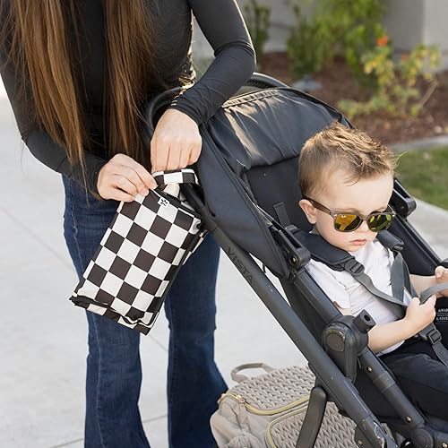 Miniatura 7 de Tiny Twinkle Cambiador de pañales portátil  Cambiador de pañales impermeable, lavable y compacto para viajes  Bolsillo inteligente para toallitas y