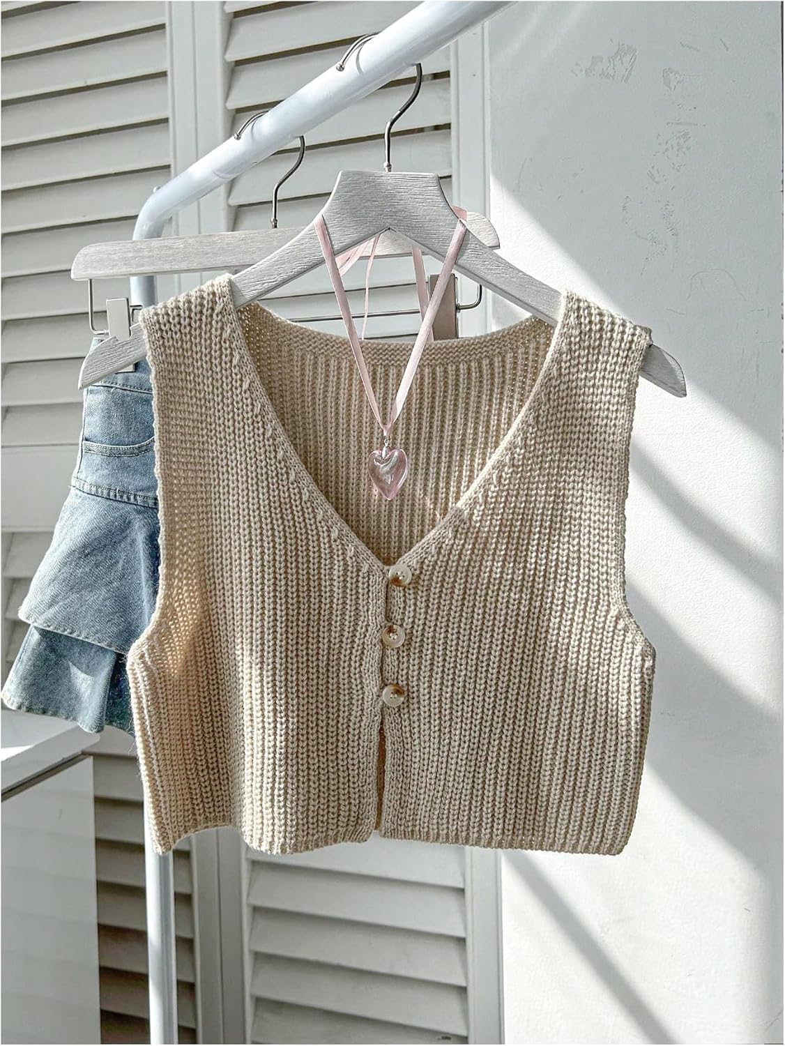 SweatyRocks Women's Button Front Sweater Vest Split V Neck Sleeveless Crop Knit Tops - Image 6