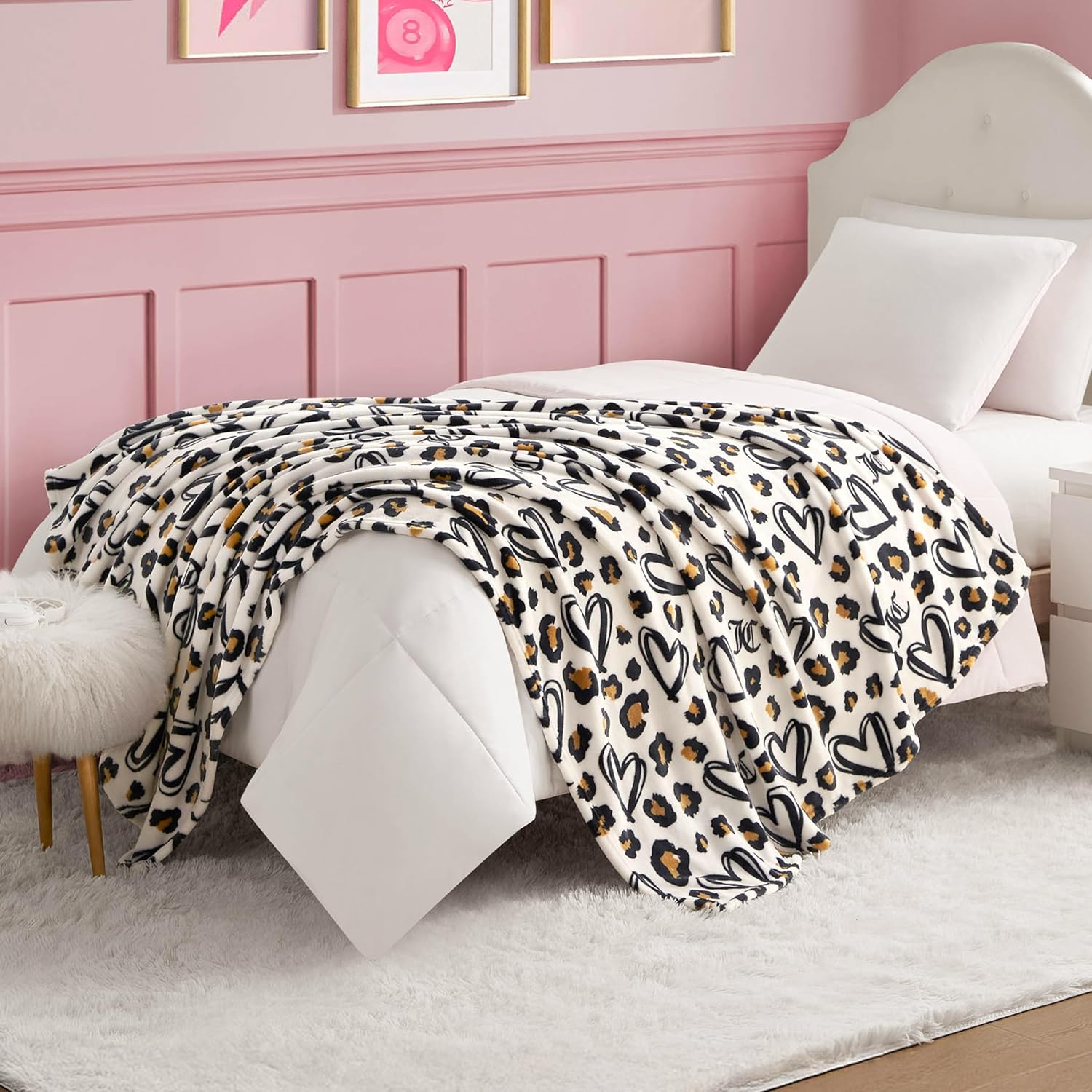 Juicy Couture Doodle Cheetah Heart 50" x 70" Plush Throw Blanket, White - Decorative Blankets for Sofas, Throws for Chairs, and Beds - Image 3