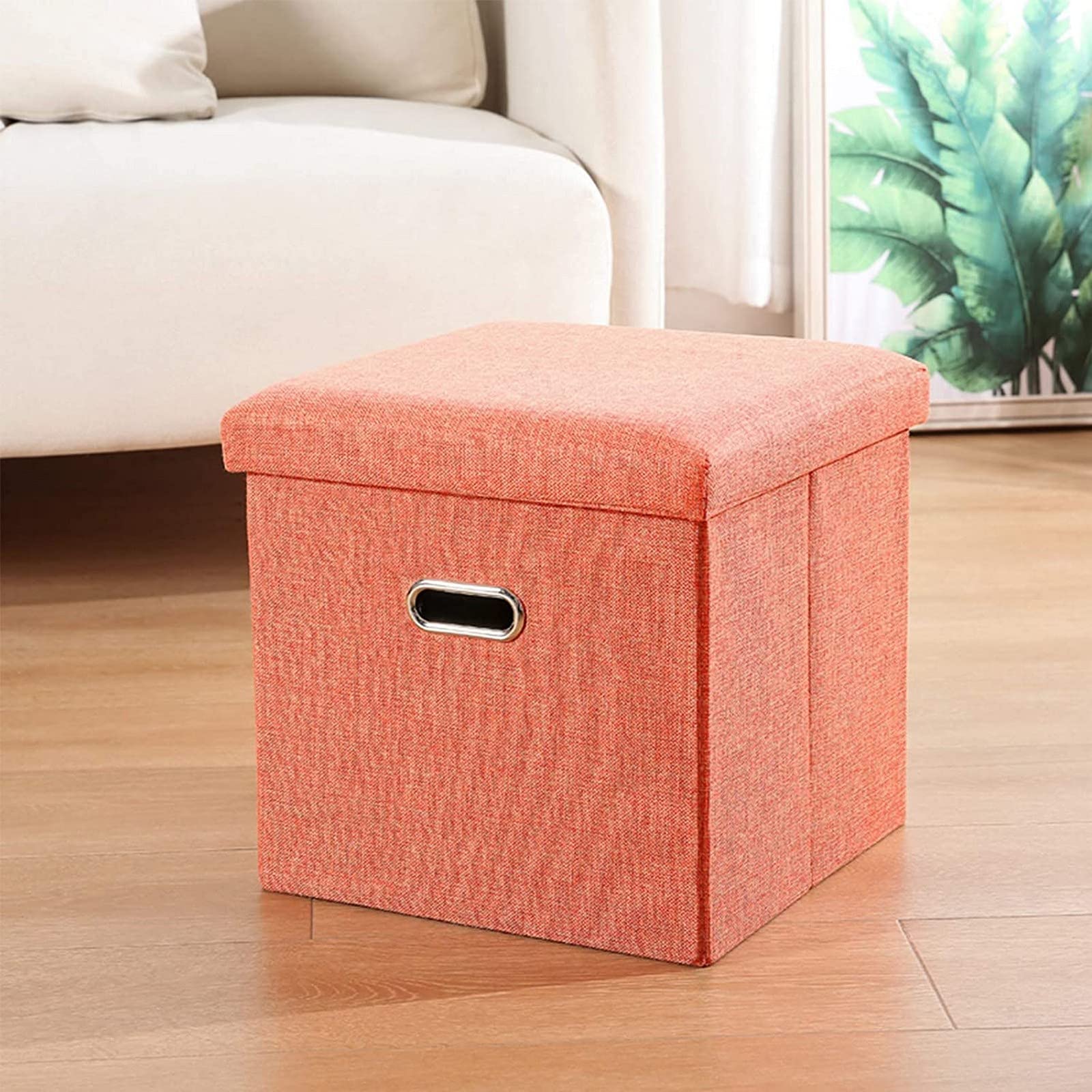 Siège repose-pieds cube orange pour coin lecture | Idée déco et rangement chambre
