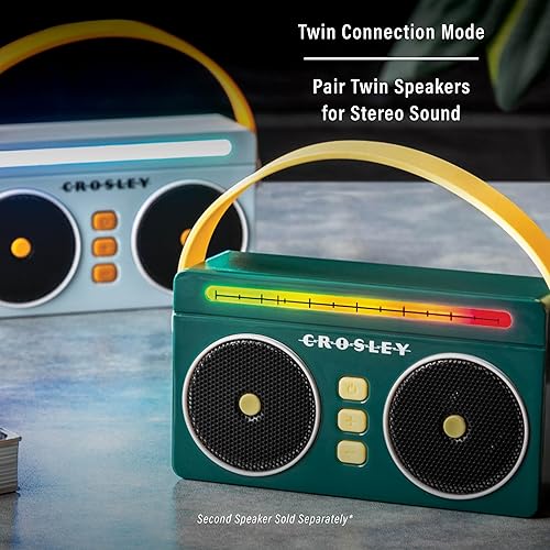 Miniatura 5 de Crosley CR3050A-JU Mini Boombox Altavoz Bluetooth portátil retro con luces LED, enebro