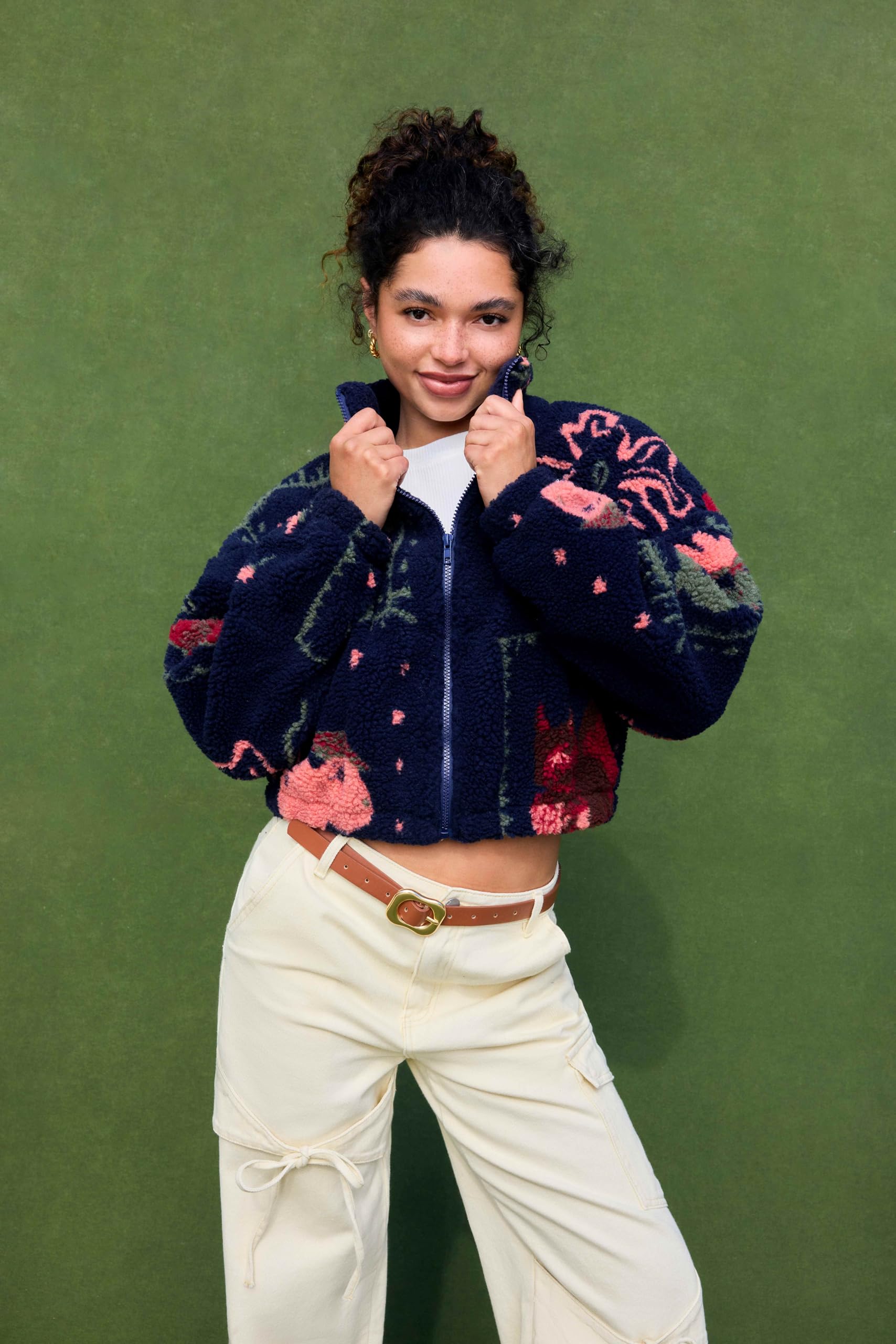 CIDER Sherpa-Jacke für Damen, Fleece-Jacke, Rollkragen, Blumenmuster, bauchfrei, Reißverschluss, Jacke für den Winter