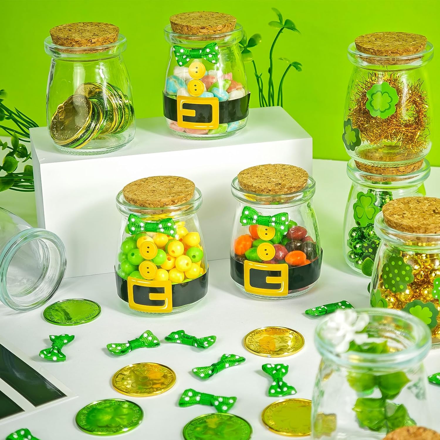 Cinrobiye 12 Set St. Patrick's Day Glass Storage Jars DIY Leprechaun Candy Gift Treat Containers Pot Sets with Airtight Bamboo Lid for Irish Cauldron Party Favor Home Kitchen Countertop Decorations