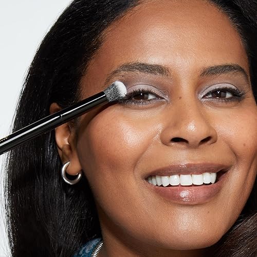 Miniatura 96 de LAURA GELLER NEW YORK - Brocha retráctil con mango de aluminio Kabuki, para todo el maquillaje facial y base para maquillaje facial líquido, crema