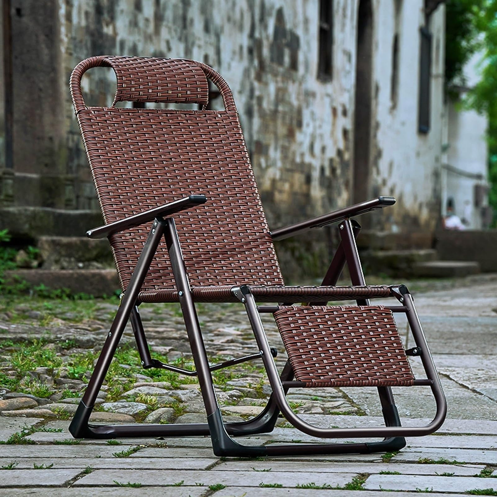 Ratán Tumbona Playa Plegable Ligera,tumbonas Jardin Exterior,silla Gravedad Cero Tumbona De Relax,Portátil Tumbonas Con Reposabrazos, Respaldo Ajustable,respirable,ahorra Espacio. ( Color : Brown )