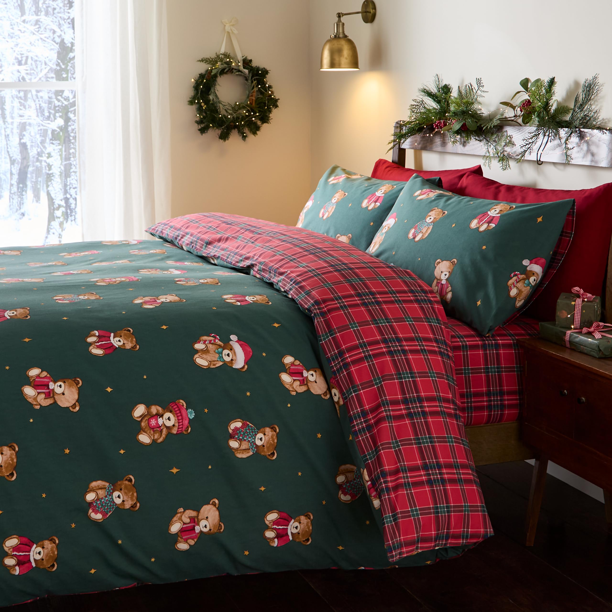 B&Q -  Christmas Tartan Teddy Bear Reversible Junior Duvet Cover Set With Pillowcase Green
