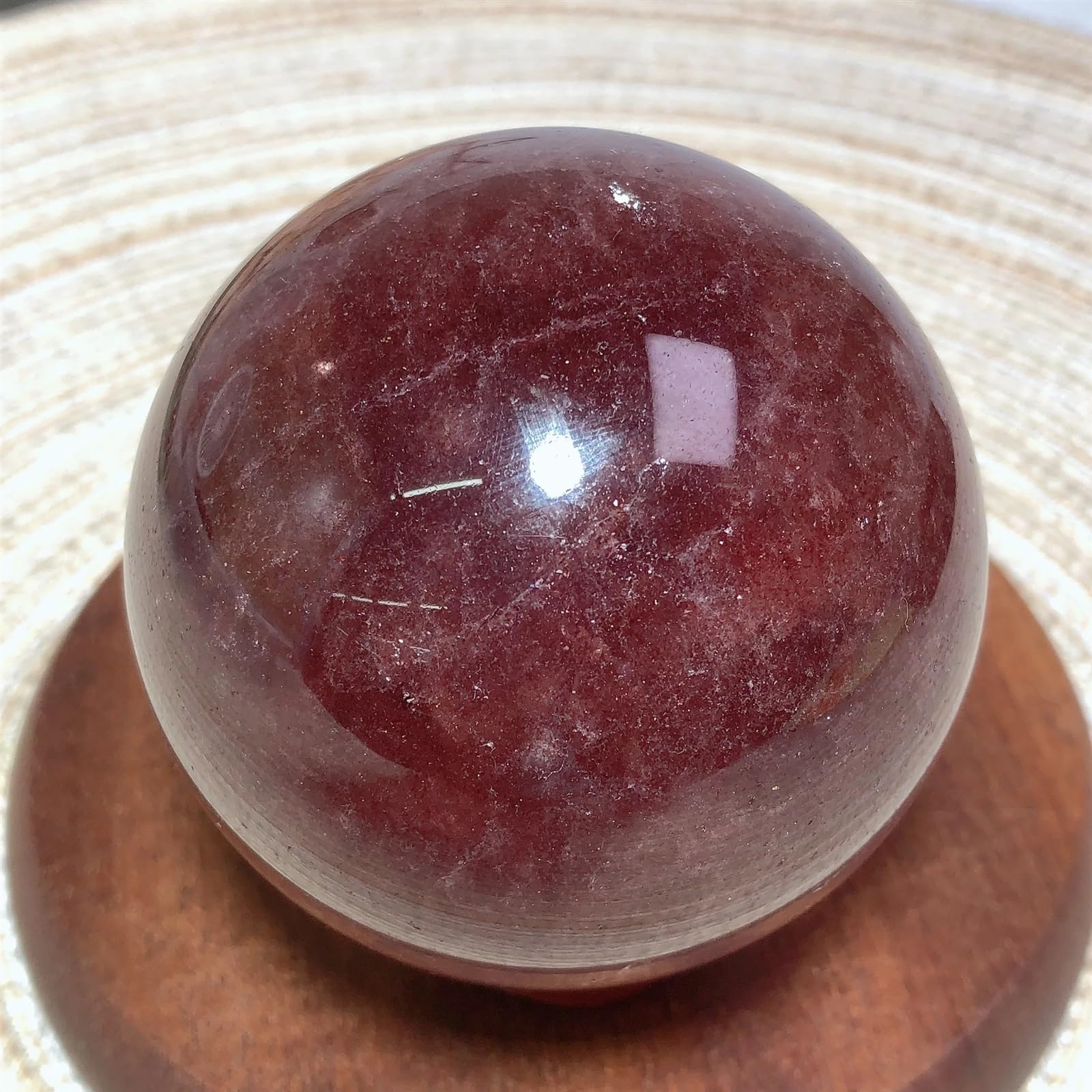 AUOQKQUT Stone Crystal Strawberry Quartz Ball Ornaments Home Decoration Room