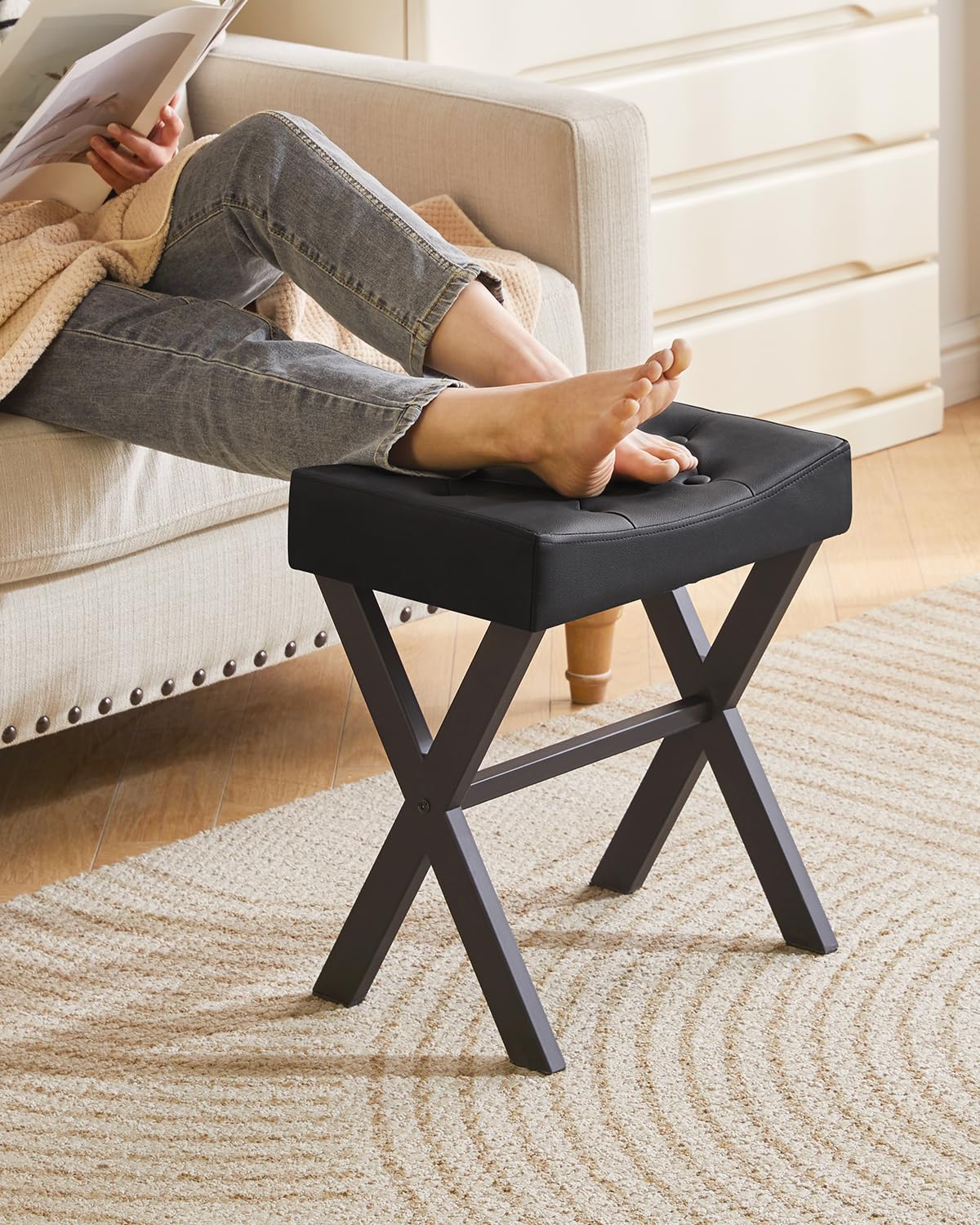 IBUYKE U-förmiger PU Eitelkeitshocker, quadratischer Make-up Hocker mit X-Bein, Ottoman Sitz Fußstütze Hocker, Multi-Use als Kleiner Beistelltisch, für Schlafzimmer, Wohnzimmer, Schwarz WBD019B