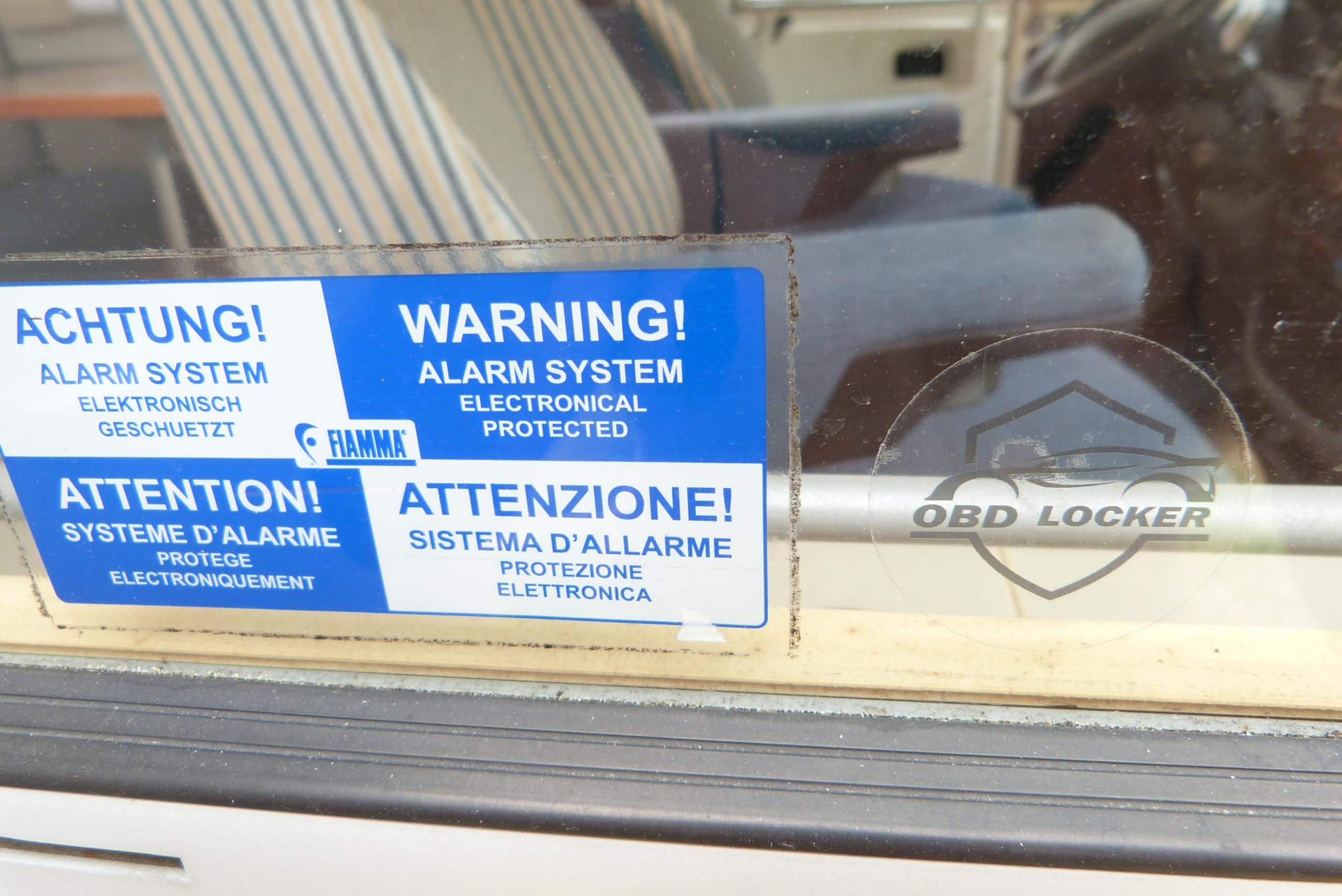 Antivol Prise OBD2 Codage Unique | Protection Contre vol électronique Voiture | Étui + Pochette RFID + Autocollants Inclus