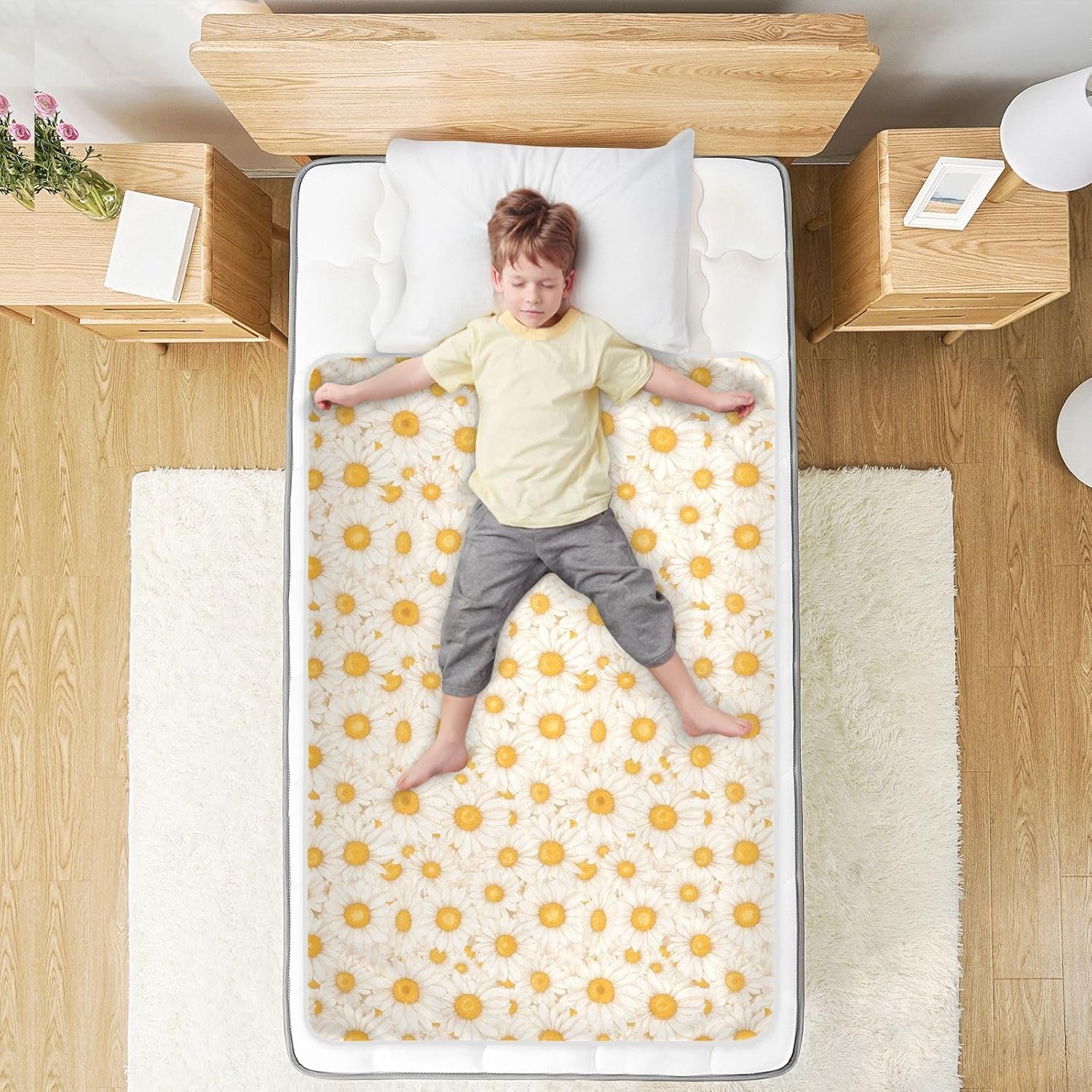 White Simple Daisy Extra Large Resuable Diaper Mats Highly Absorbent Potty Training Pads Portable Toddler Bedding Products for Baby Toddler Children , 52" L x 34" W