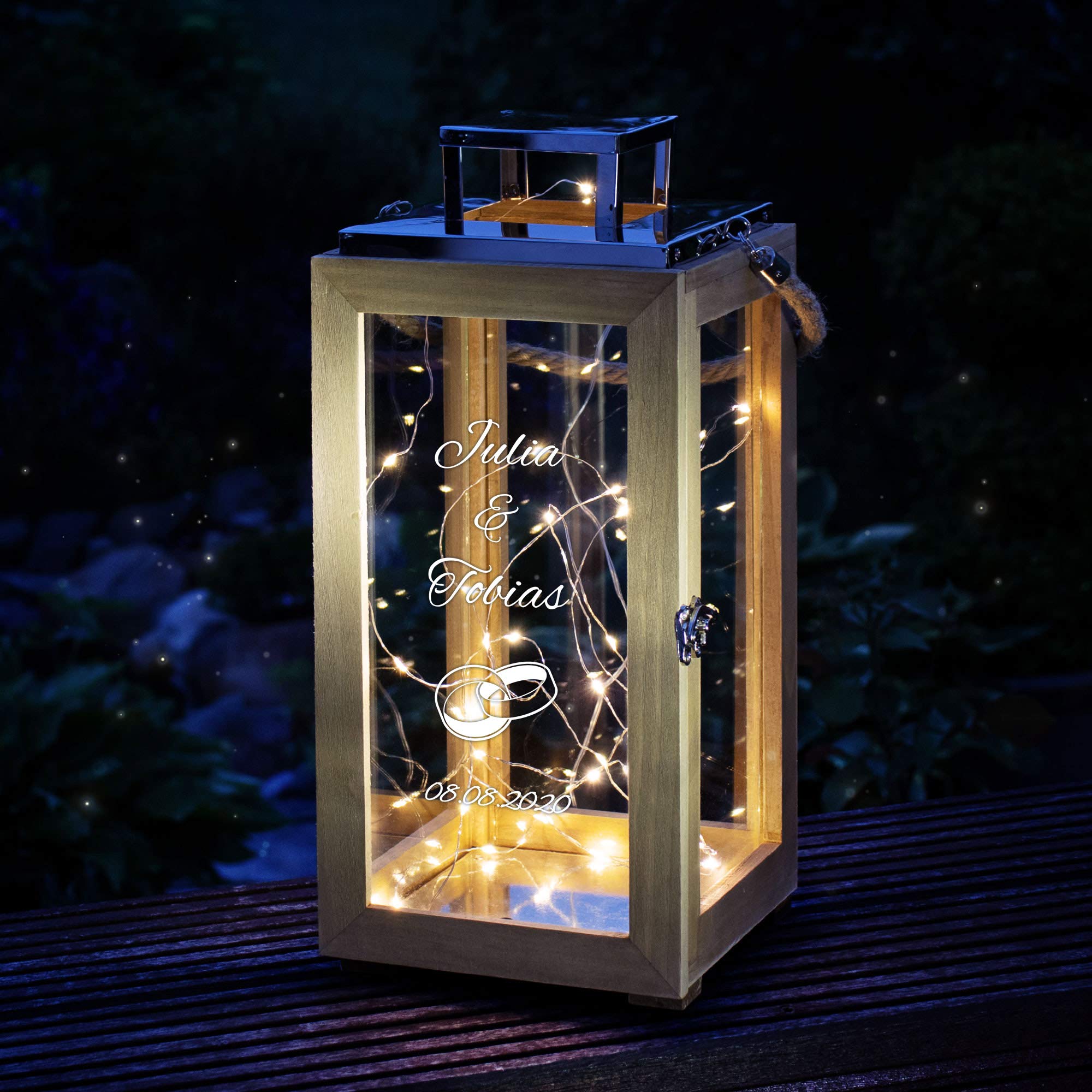 Casa Vivente Romantische Holzlaterne mit Gravur zur Hochzeit, Personalisiert mit Namen, Datum und Ringe, Dekoratives Windlicht als Hochzeitsgeschenk