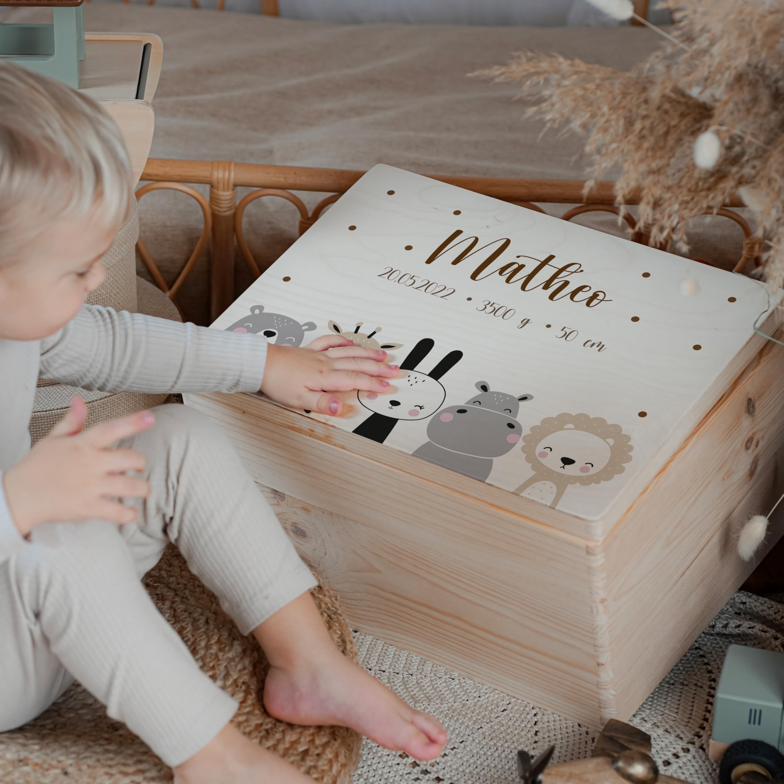 KIDSMOOD - Erinnerungsbox Baby, personalisierte Holzkiste mit Deckel, Ideal zur Aufbewahrung von Erinnerungen und als Geschenk zur Geburt, Taufe oder als Geburtstagsgeschenk für Mädchen und Jungen