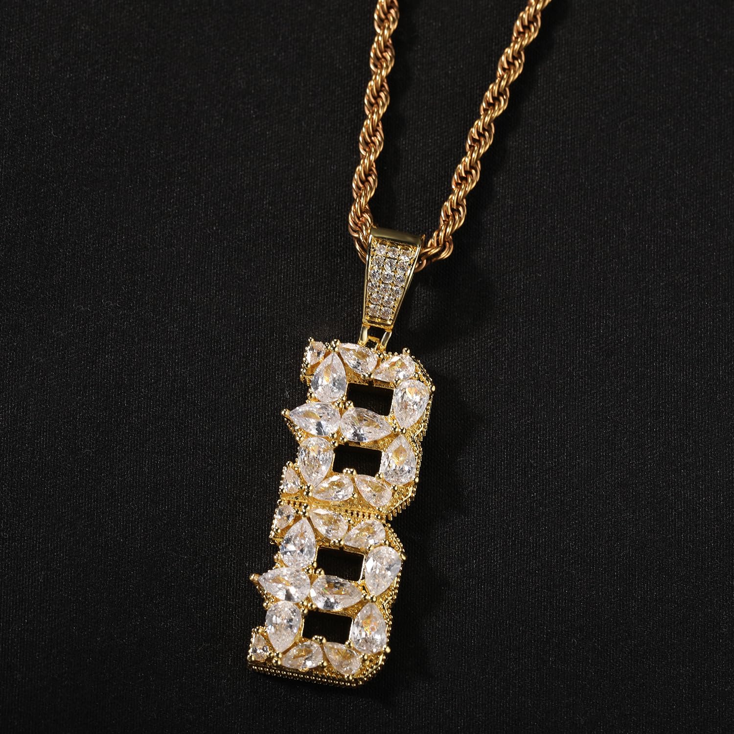 Delicata Collana Iniziale, Pendente Lettere Oro Placcato Brillanti | Scegli A-Z per il tuo pendente iniziale. Collana monogramma per lui/lei, perfetta da sola o per il layering.
