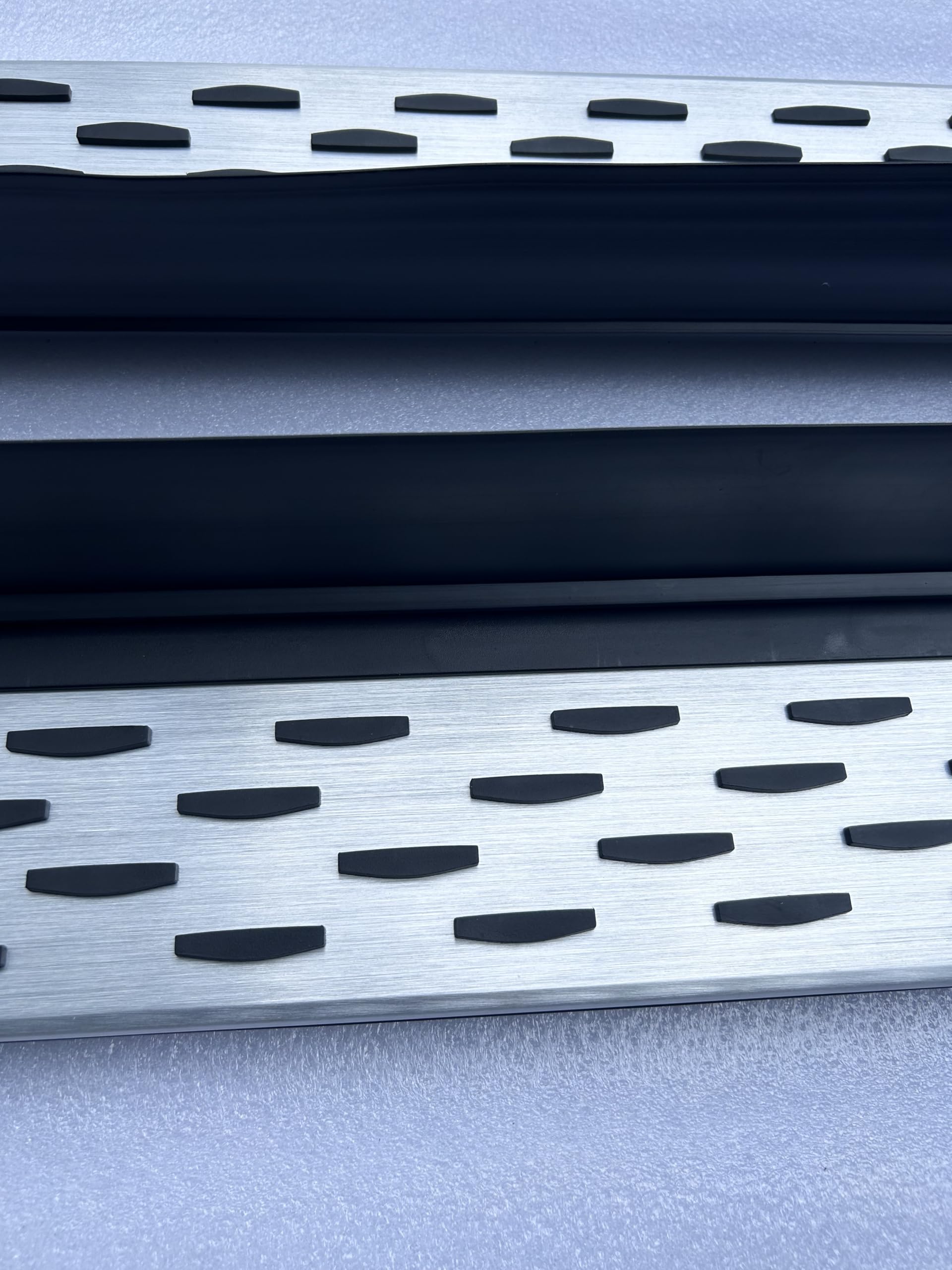 Deski do biegania do Land Rover Range Rover L460 2023-2026 SWB (standardowa rozstaw osi), 2 szt. aluminiowe stałe stopnie boczne (z uchwytem), zestaw bez wkręcania | akcesoria do szyn SUV, srebrne (1